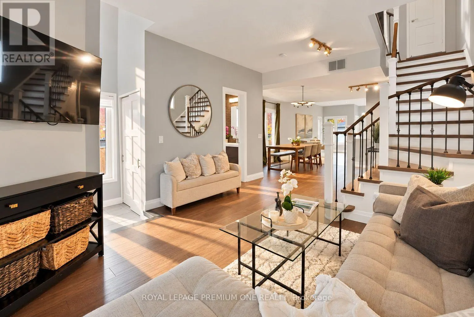 2673 CASTLE HILL CRESCENT