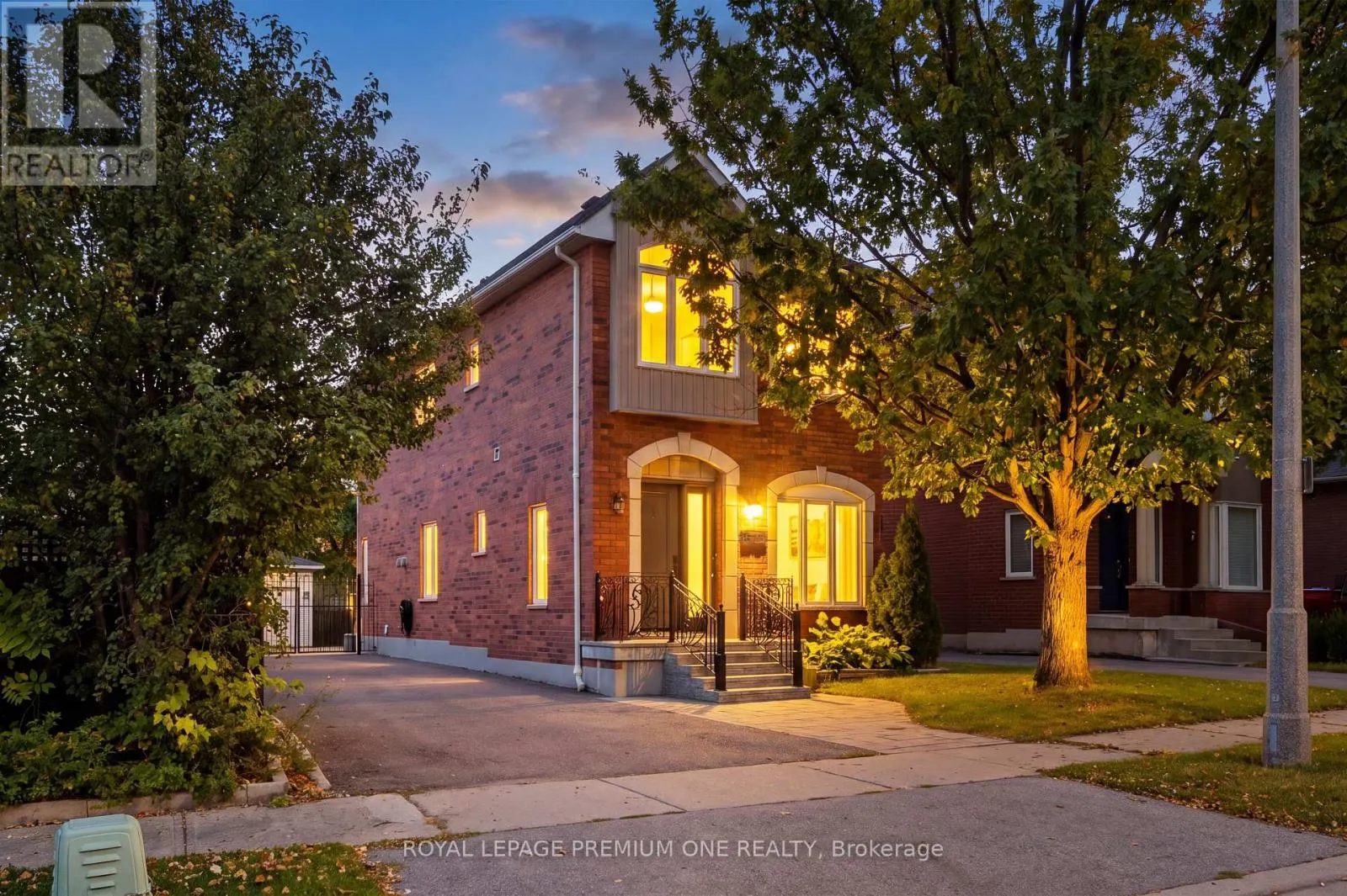 2673 CASTLE HILL CRESCENT
