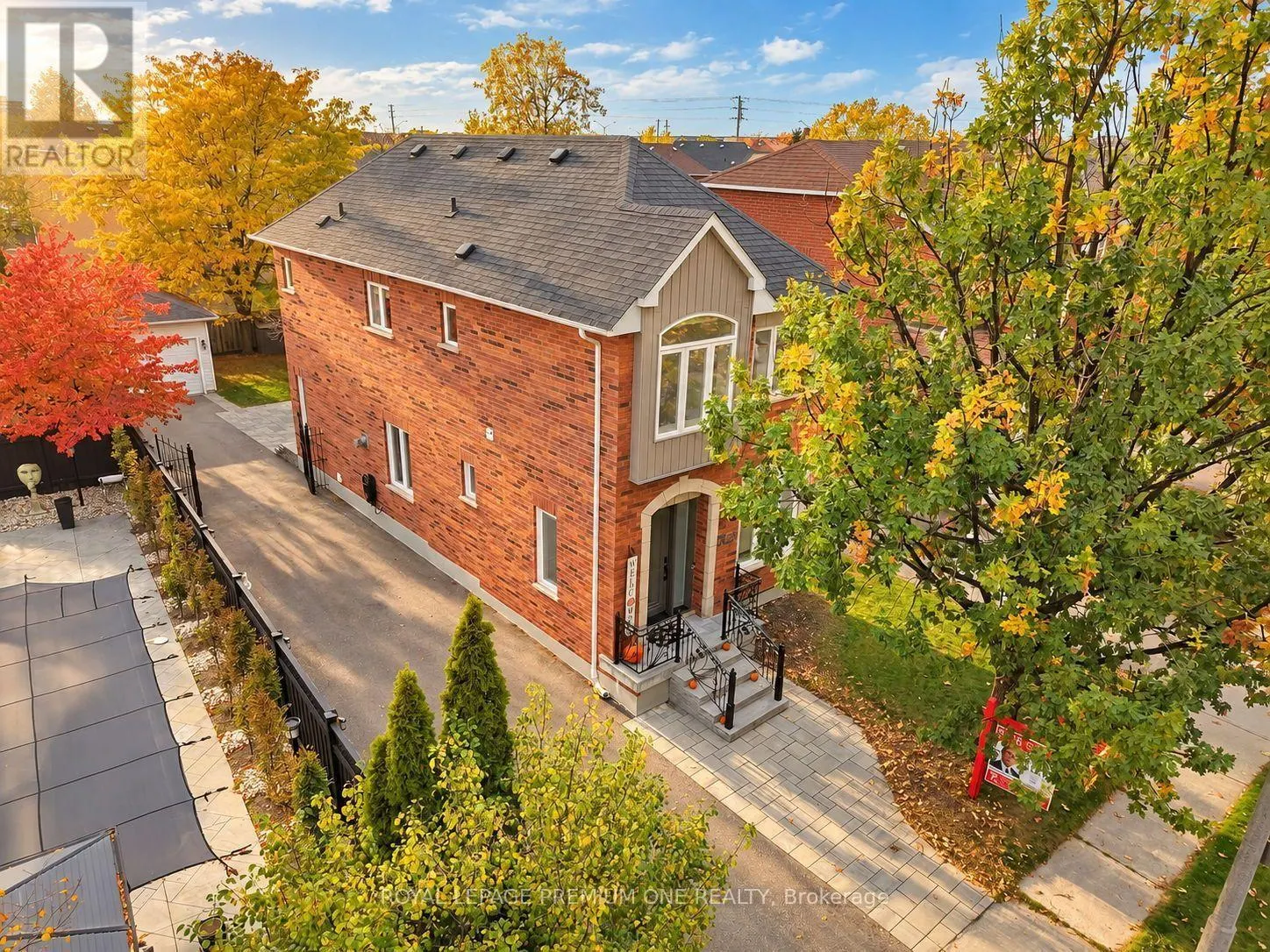 2673 CASTLE HILL CRESCENT