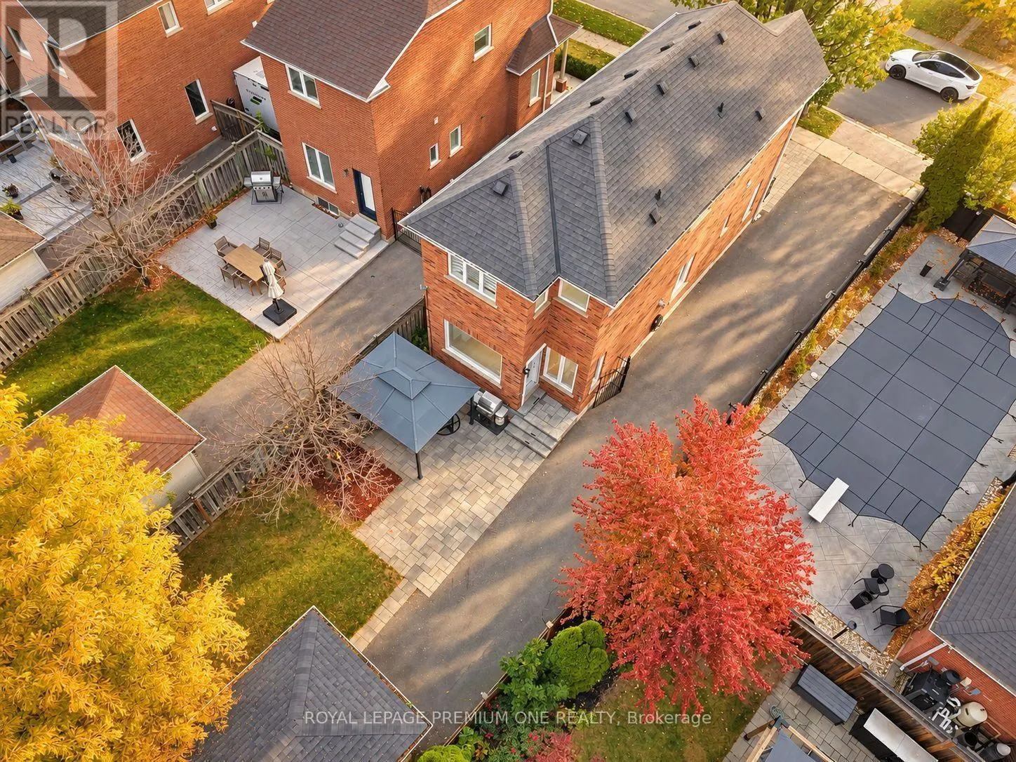 2673 CASTLE HILL CRESCENT
