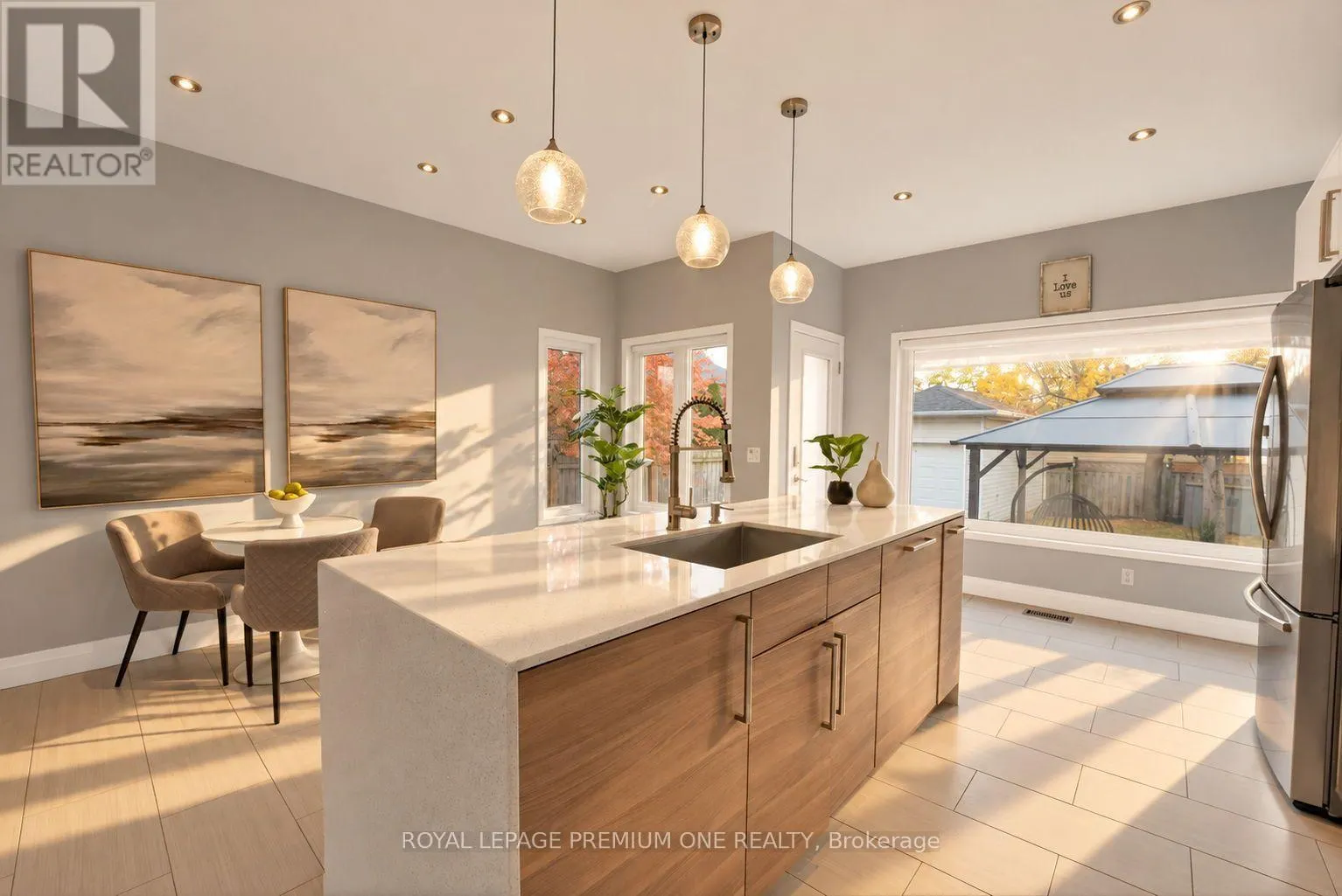 2673 CASTLE HILL CRESCENT