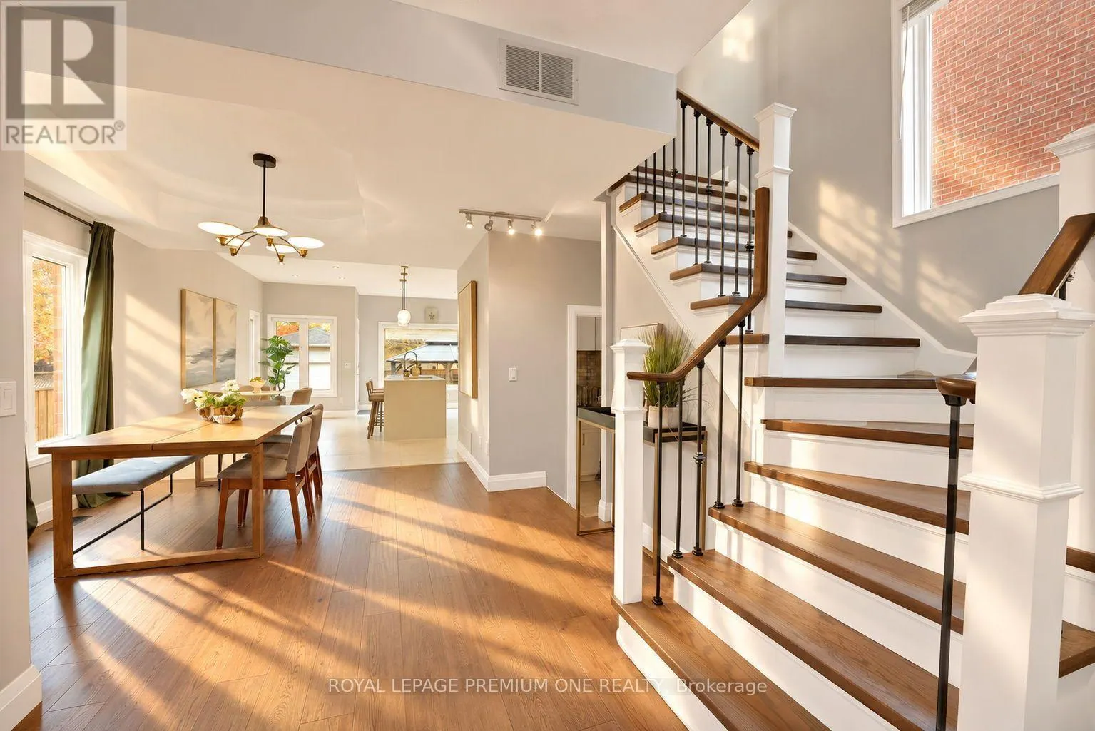 2673 CASTLE HILL CRESCENT