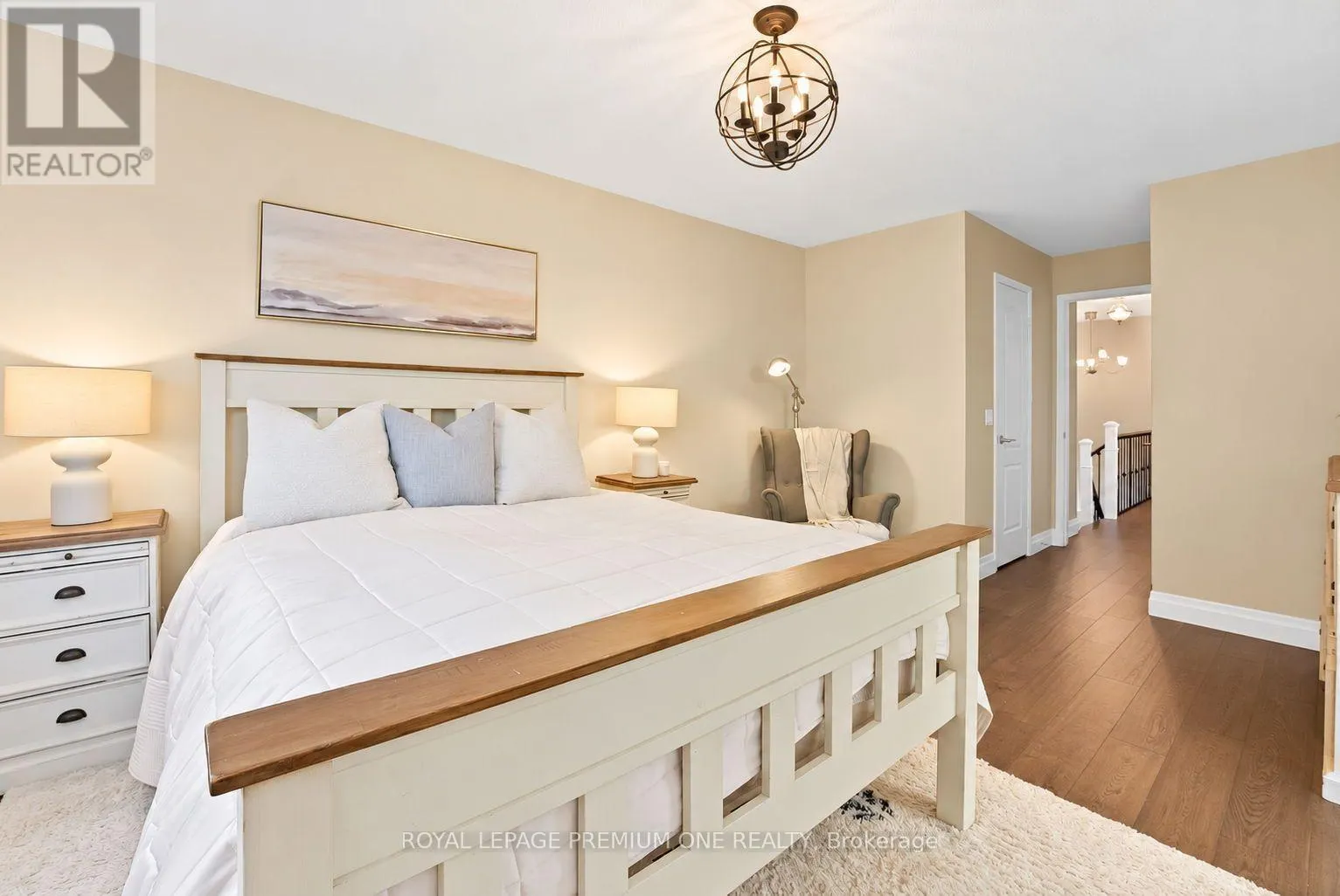 2673 CASTLE HILL CRESCENT