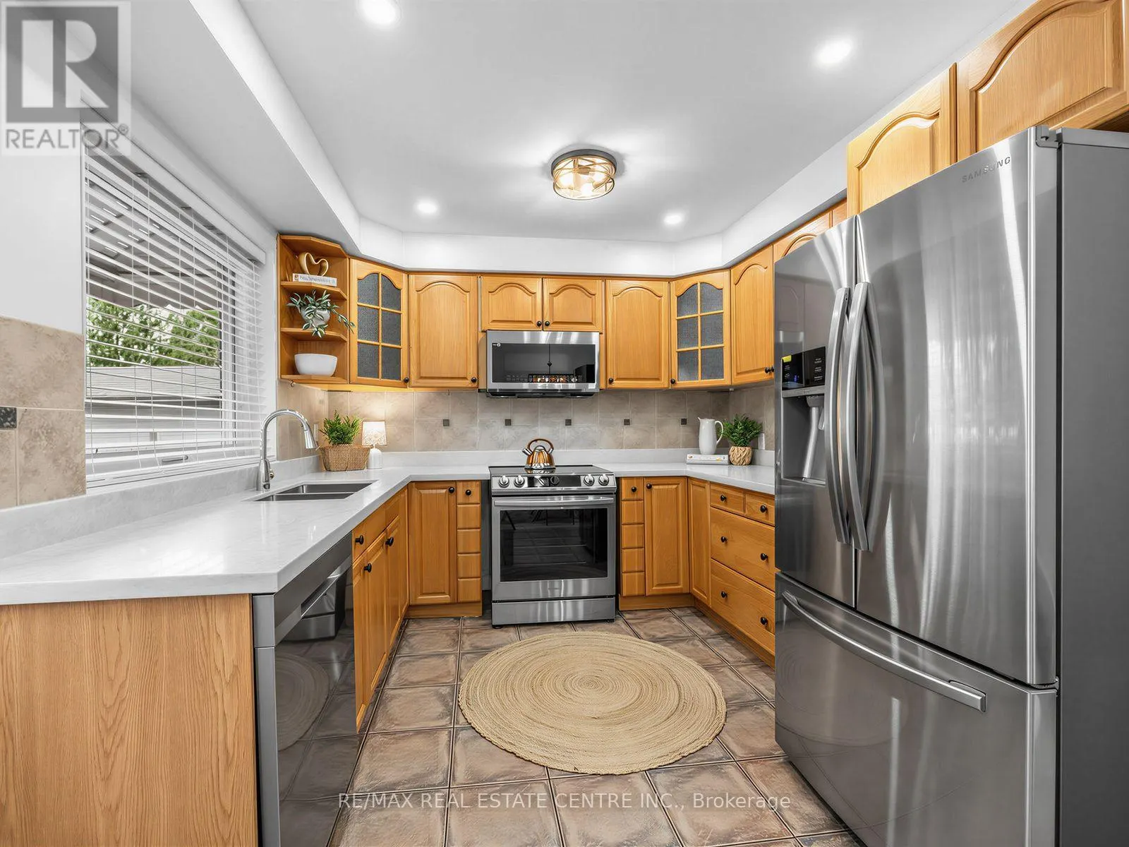 2475 BROOKHURST ROAD