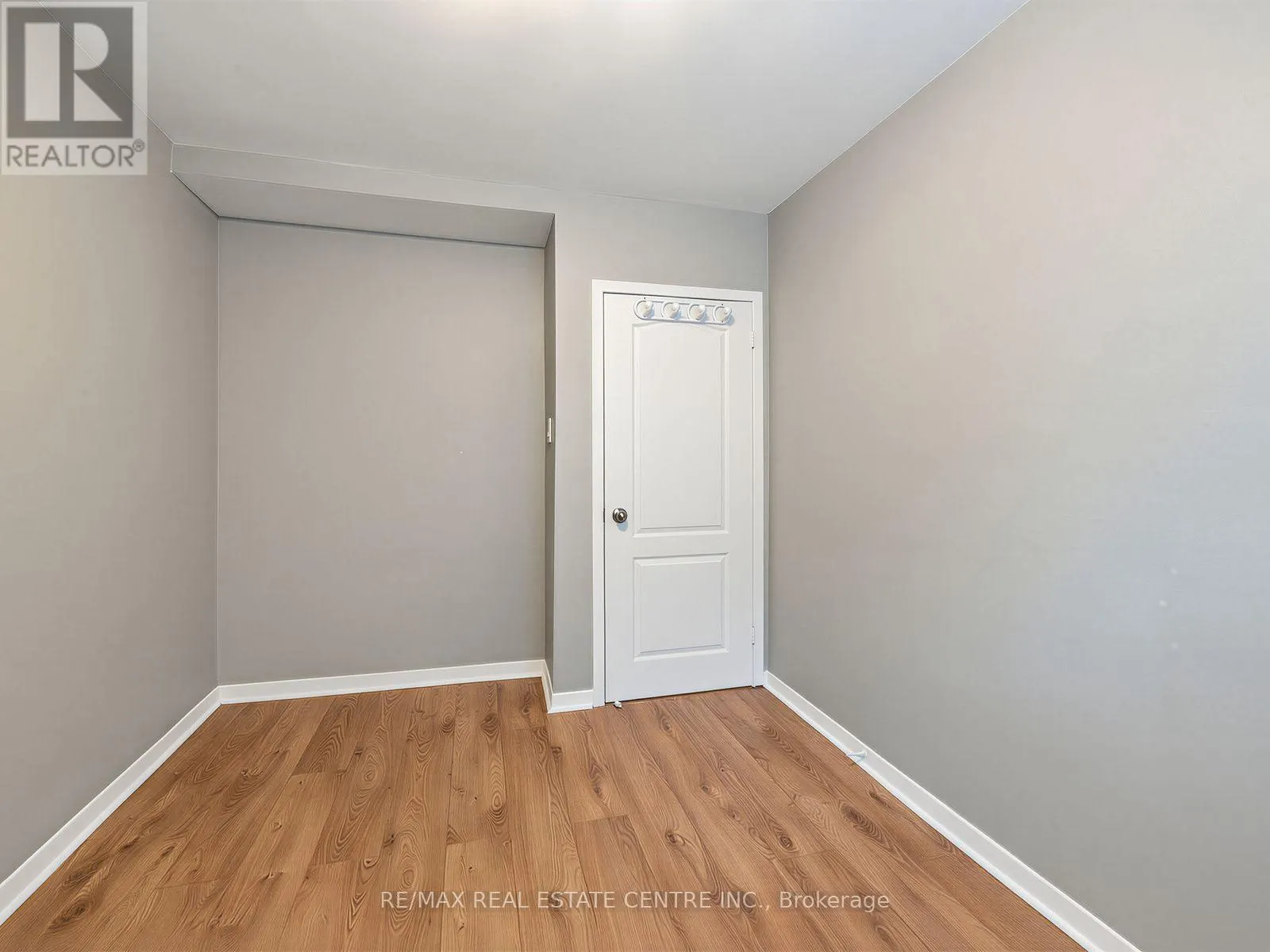 2475 BROOKHURST ROAD