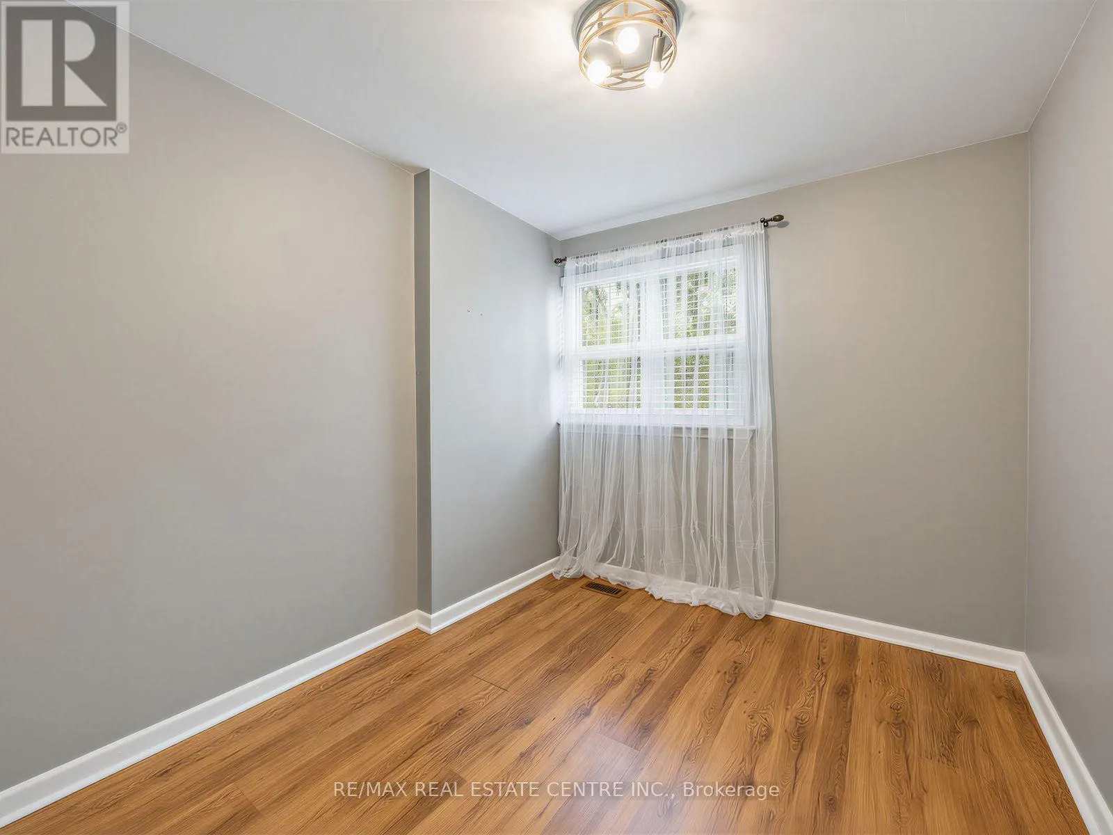 2475 BROOKHURST ROAD