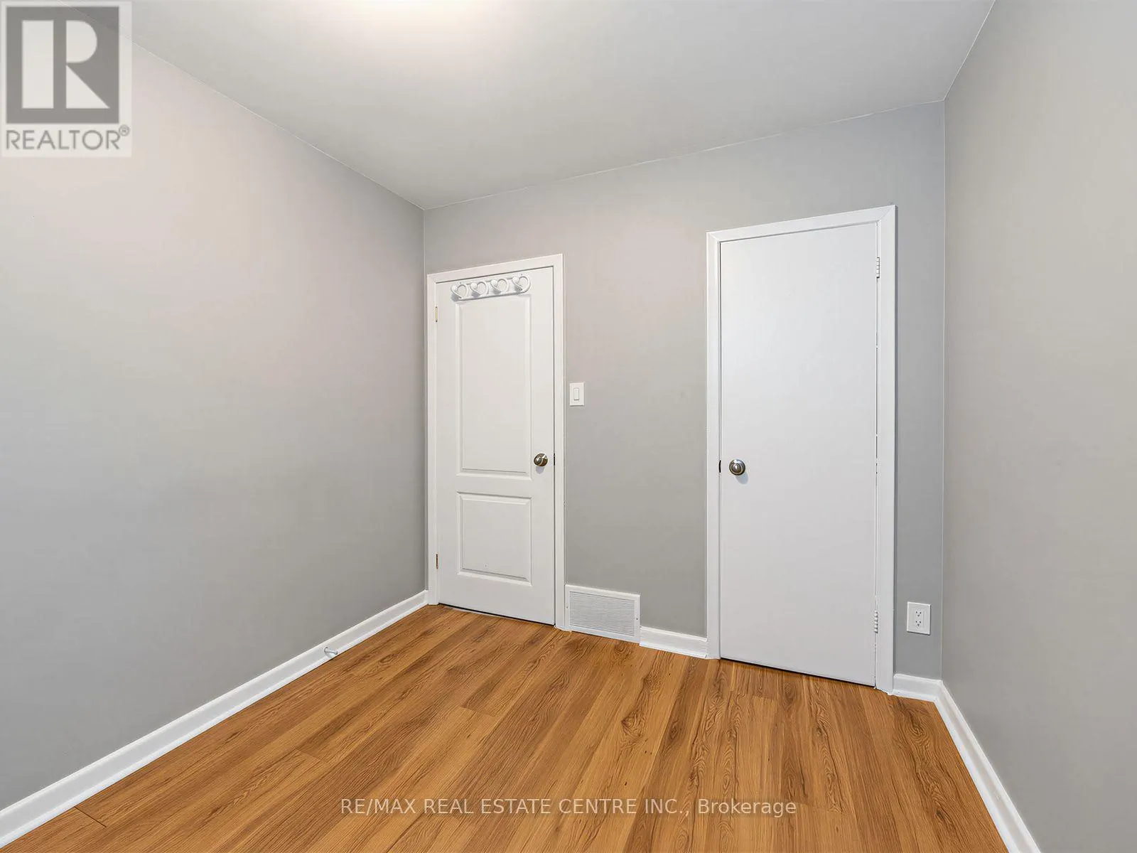2475 BROOKHURST ROAD