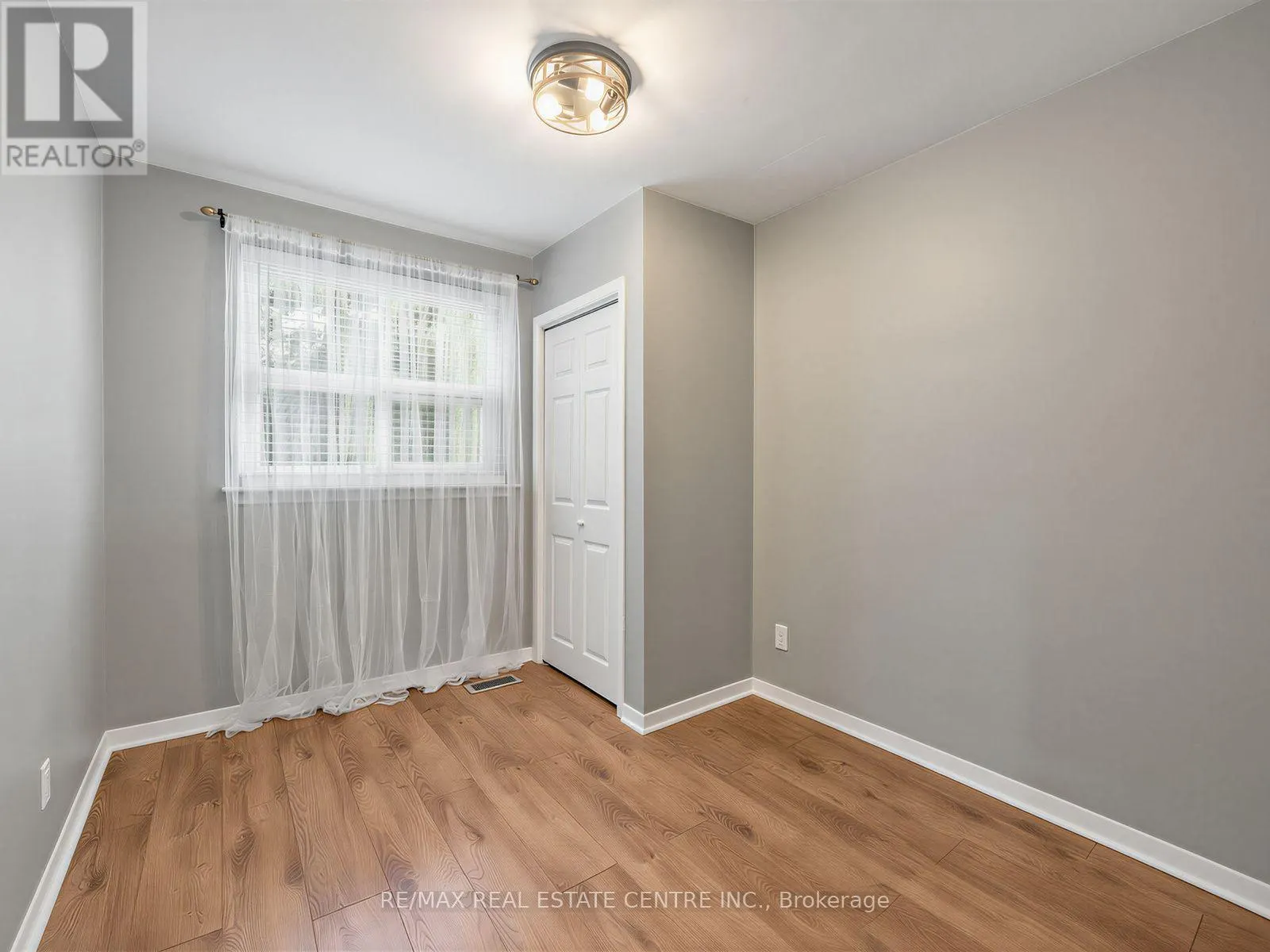 2475 BROOKHURST ROAD