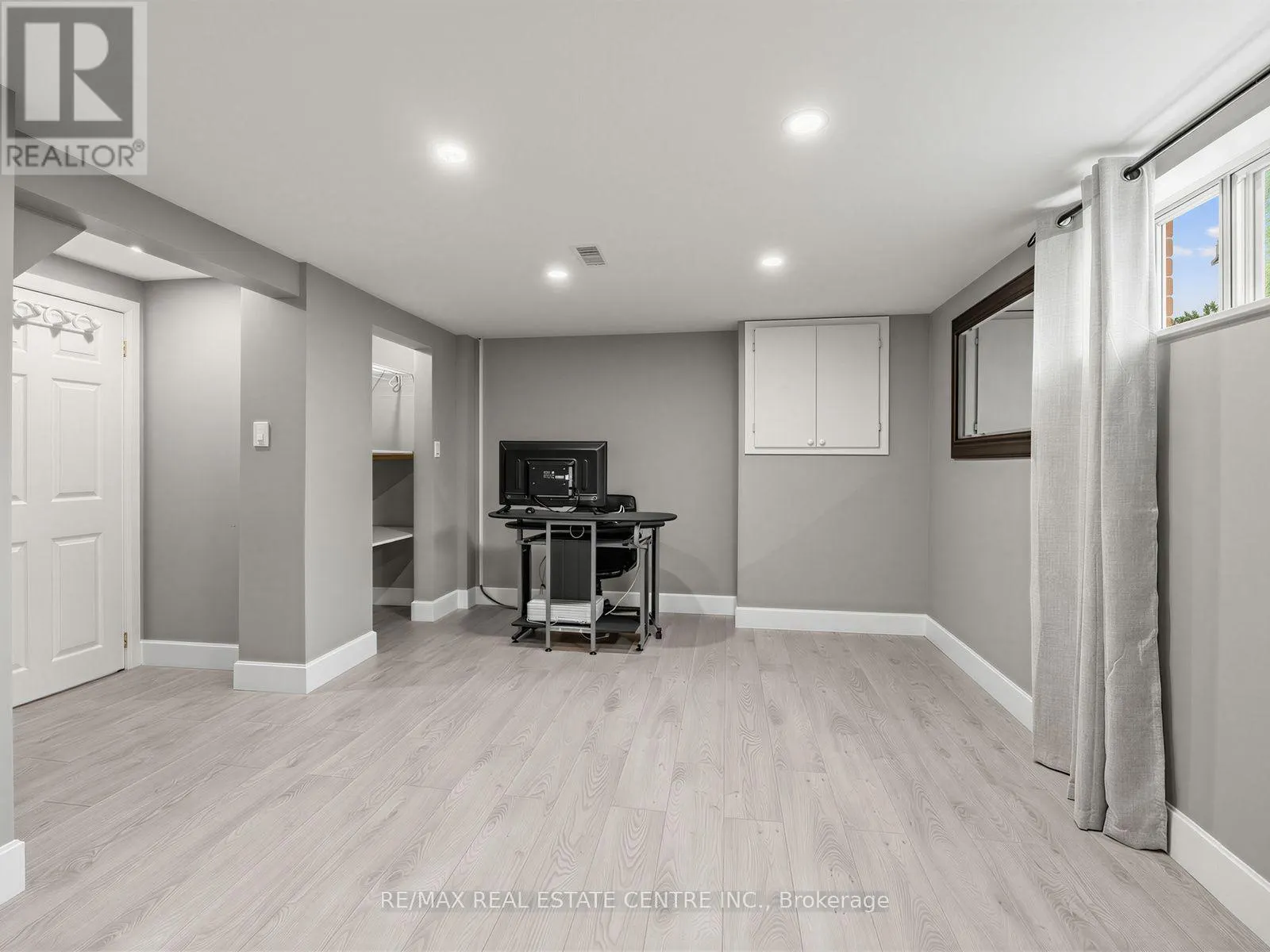 2475 BROOKHURST ROAD
