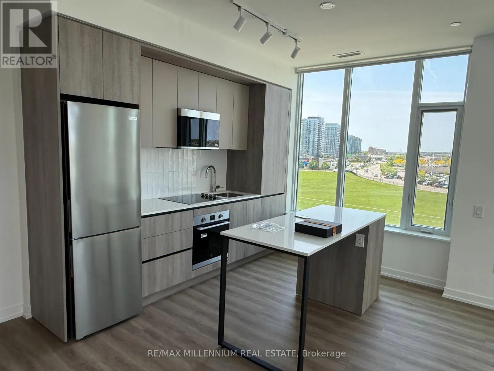 803 - 2485 EGLINTON AVENUE