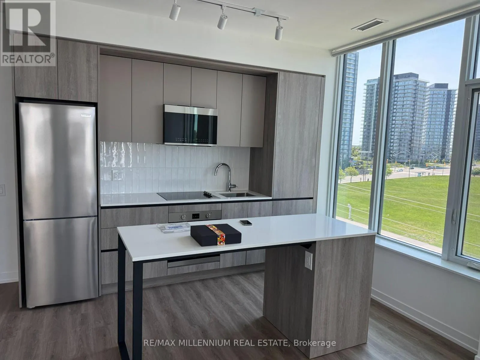 803 - 2485 EGLINTON AVENUE
