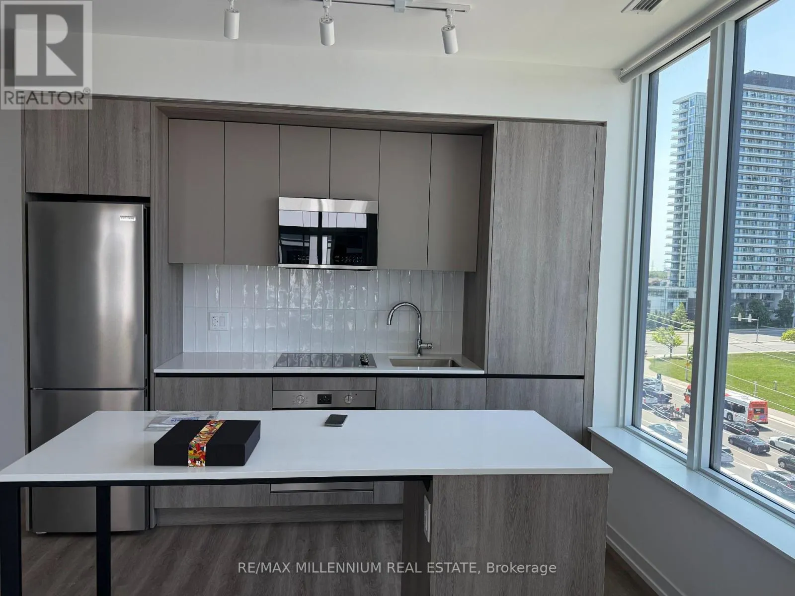 803 - 2485 EGLINTON AVENUE
