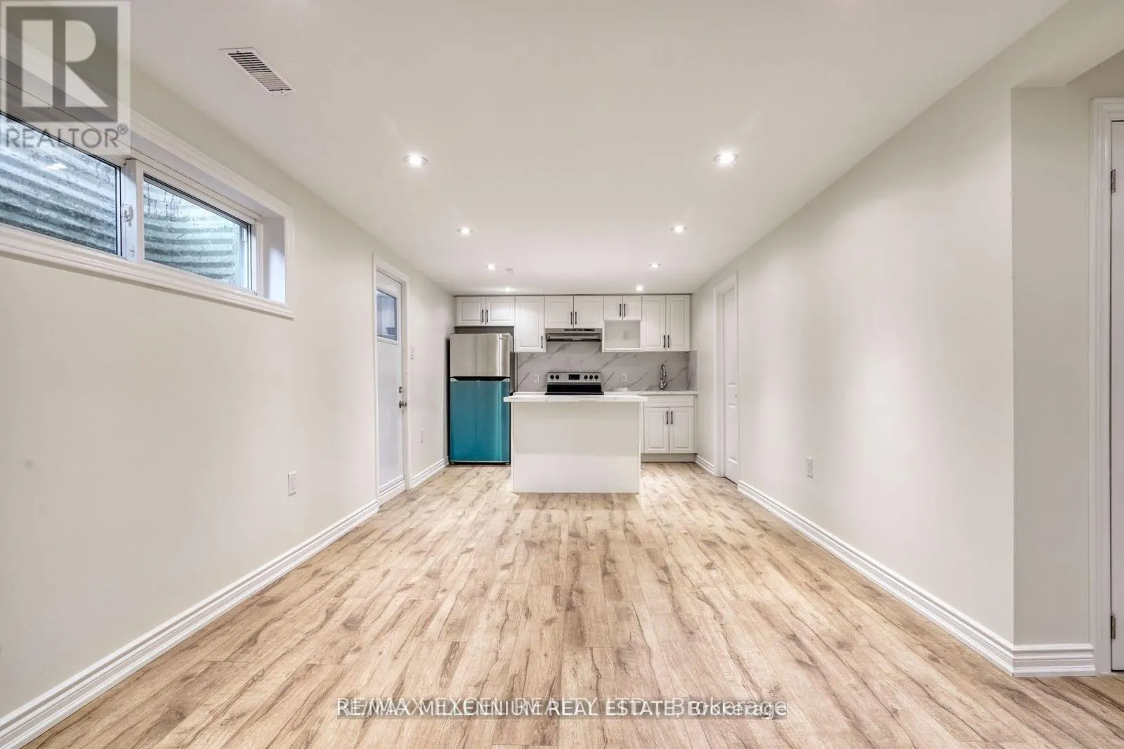 LOWER - 33 ORPINGTON CRESCENT