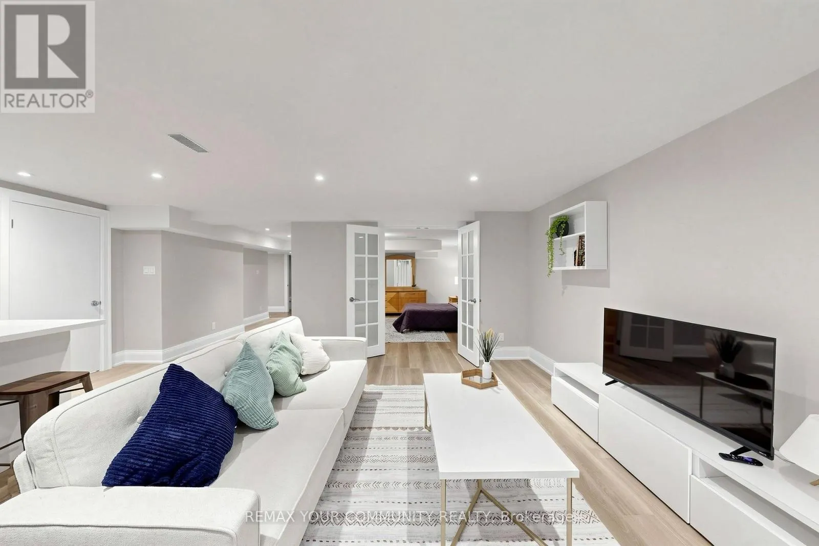20 GRENADIER HEIGHTS
