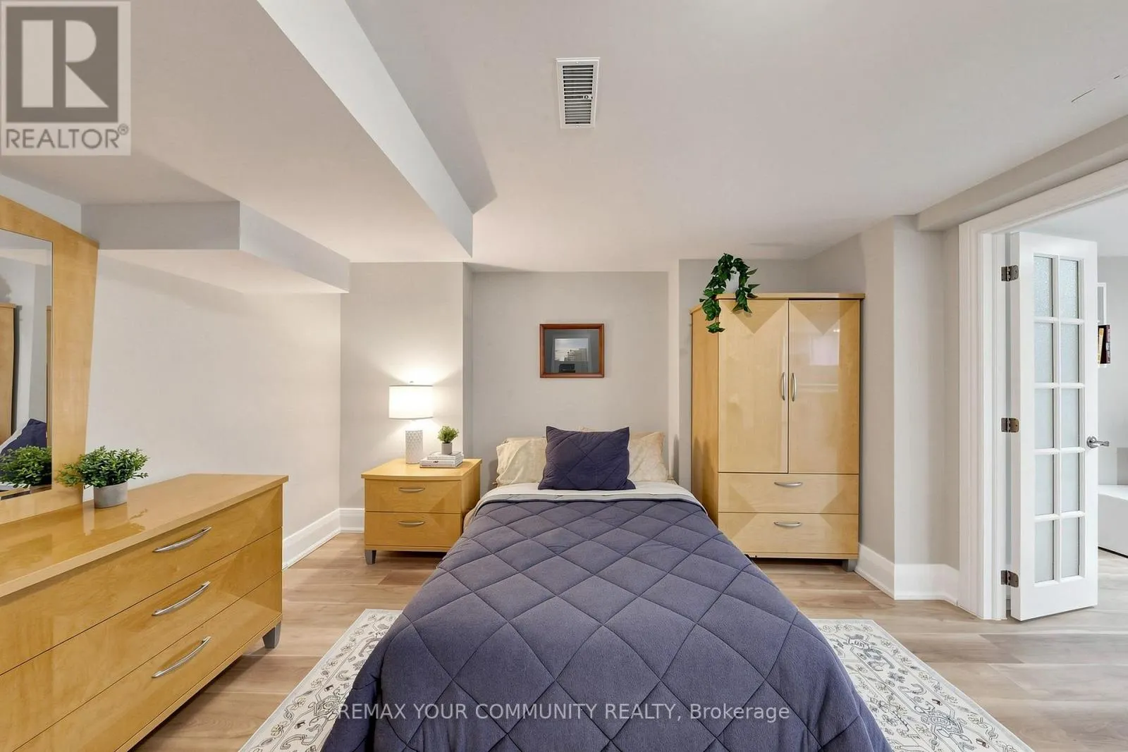 20 GRENADIER HEIGHTS