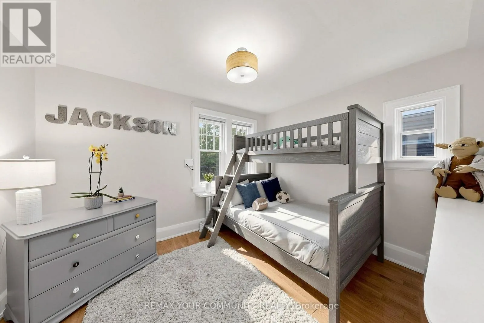 20 GRENADIER HEIGHTS