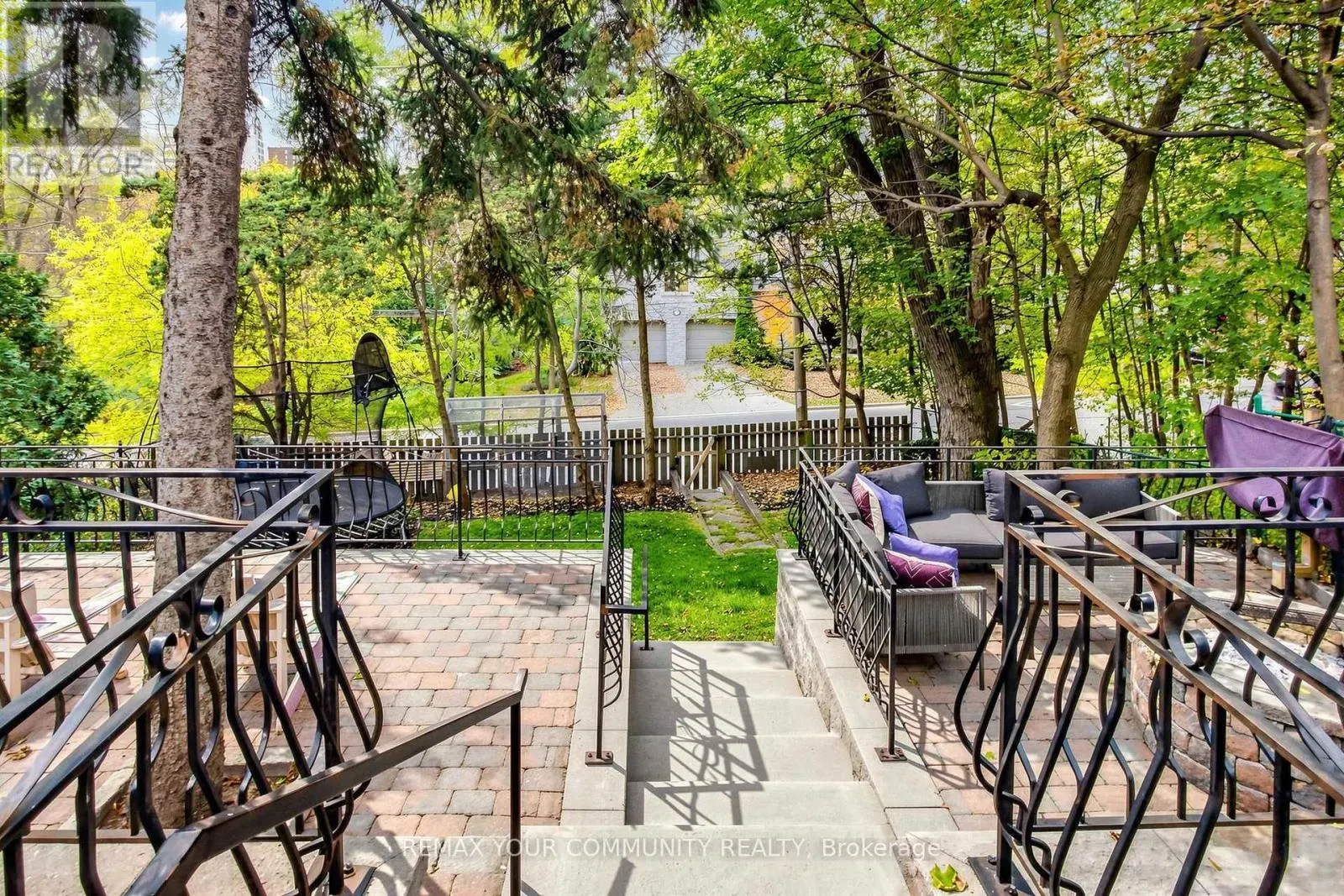 20 GRENADIER HEIGHTS