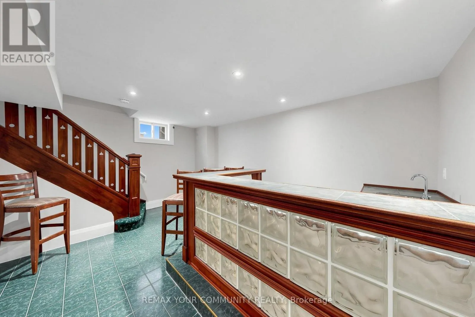 20 GRENADIER HEIGHTS