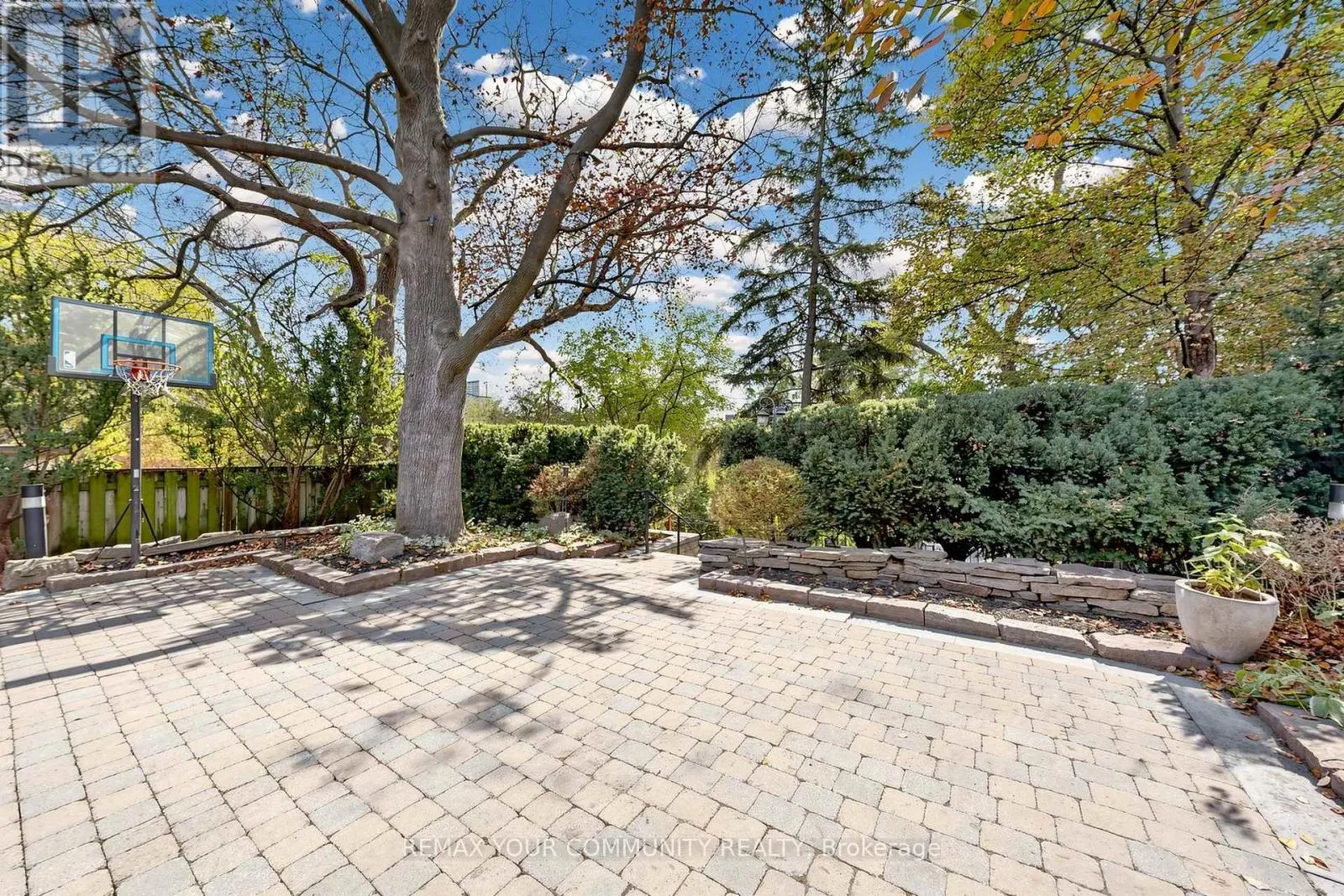 20 GRENADIER HEIGHTS