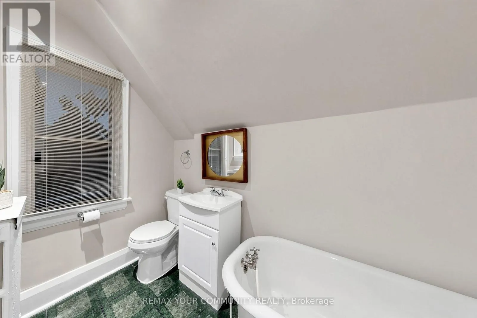 20 GRENADIER HEIGHTS