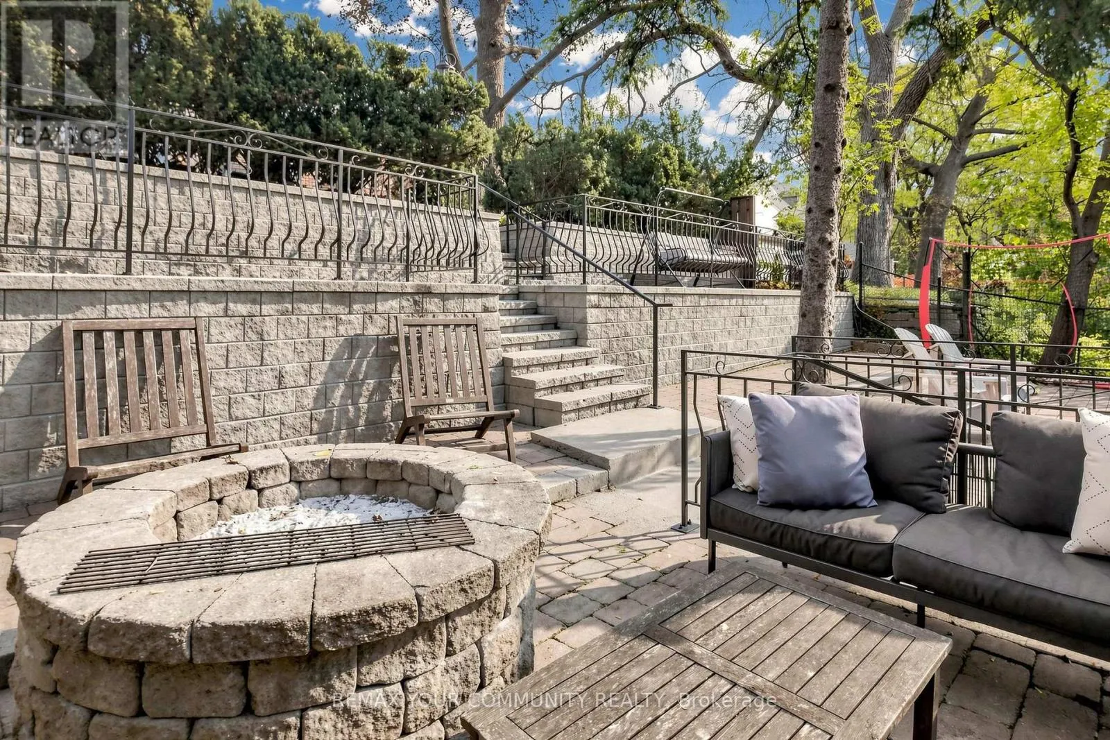 20 GRENADIER HEIGHTS