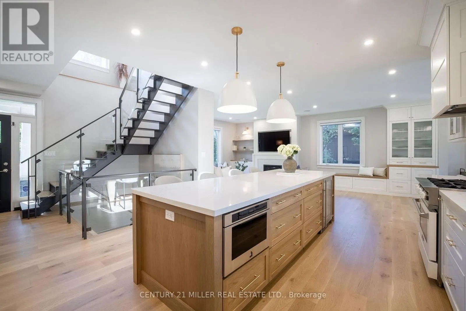 407 MAPLE GROVE DRIVE