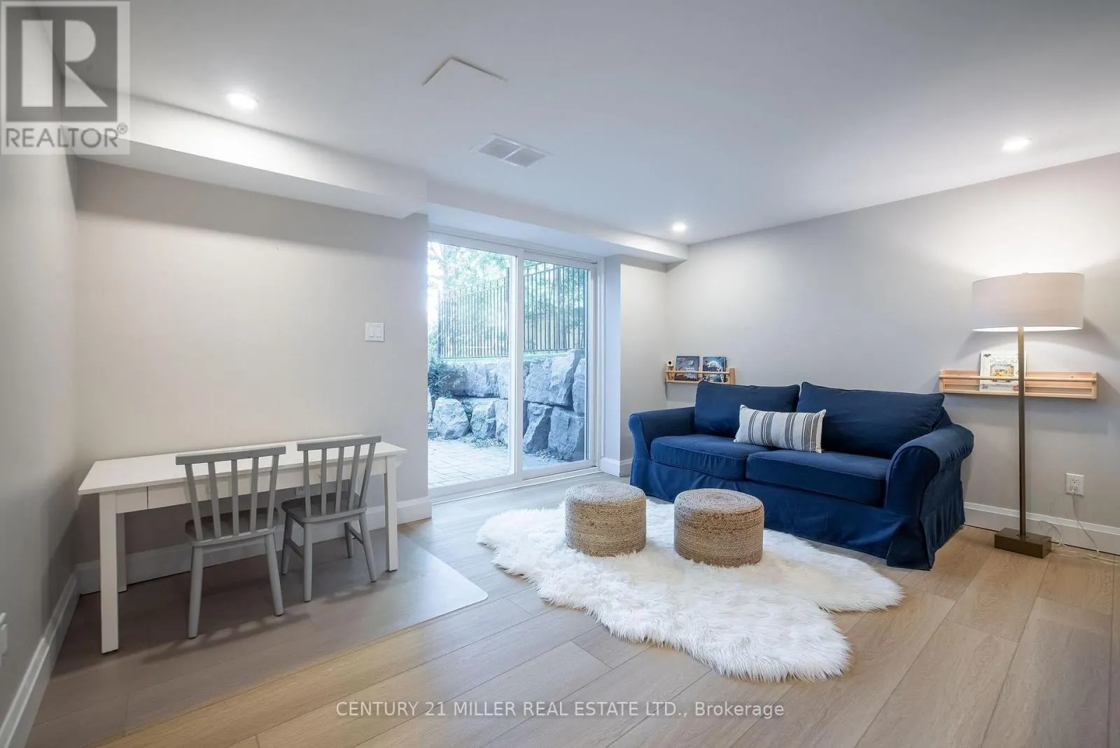 407 MAPLE GROVE DRIVE