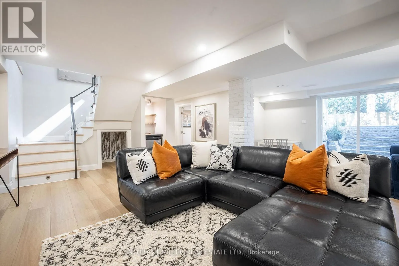 407 MAPLE GROVE DRIVE