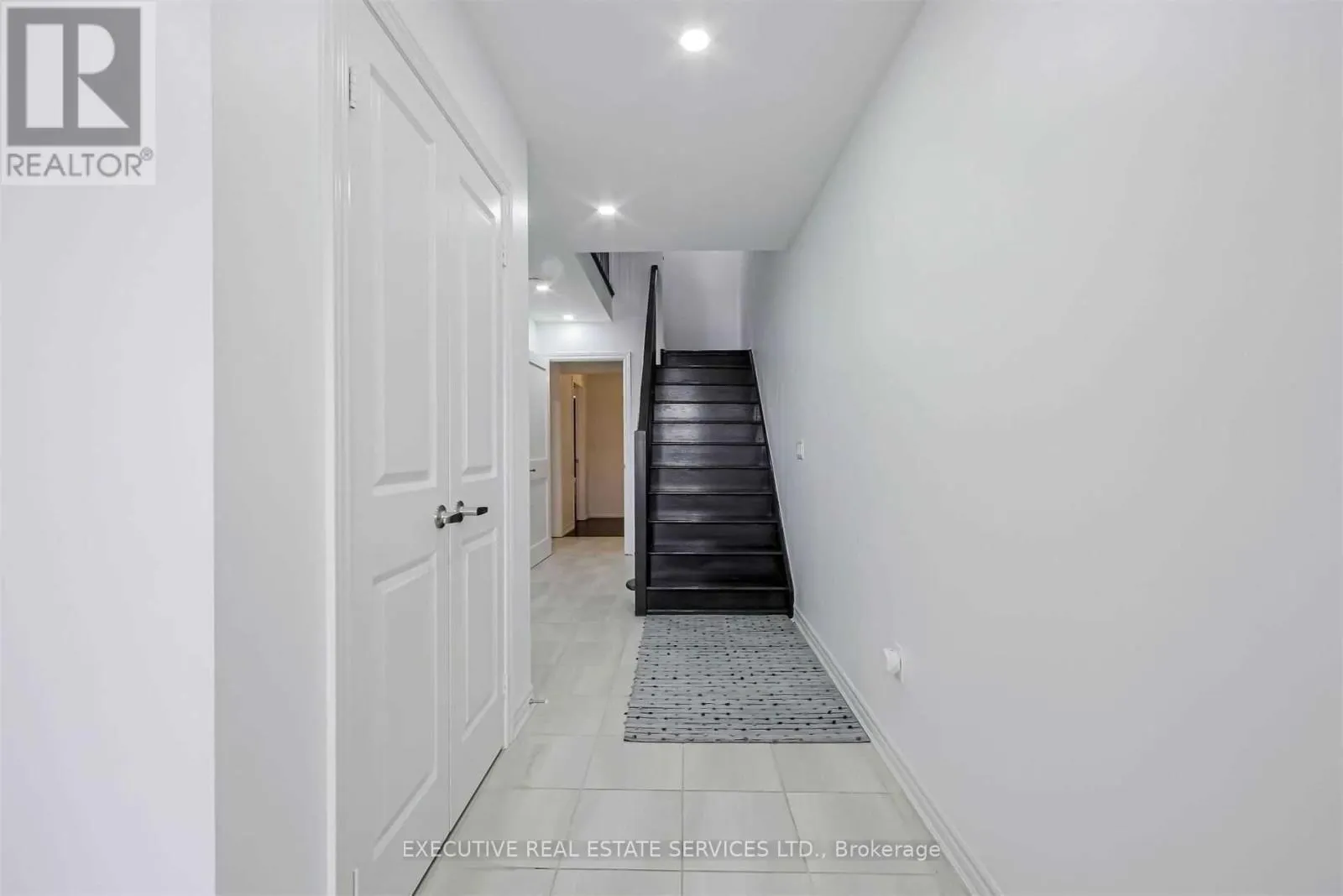 4 - 50 EDINBURGH(BASEMENT) DRIVE