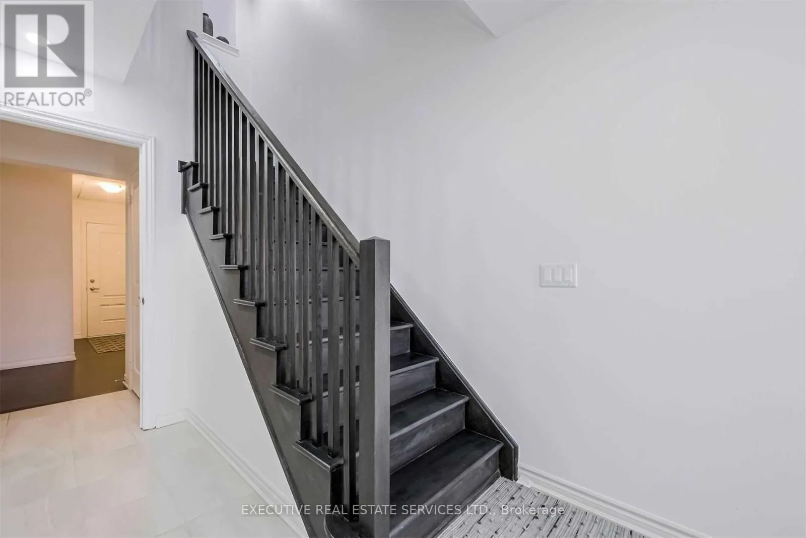 4 - 50 EDINBURGH(BASEMENT) DRIVE
