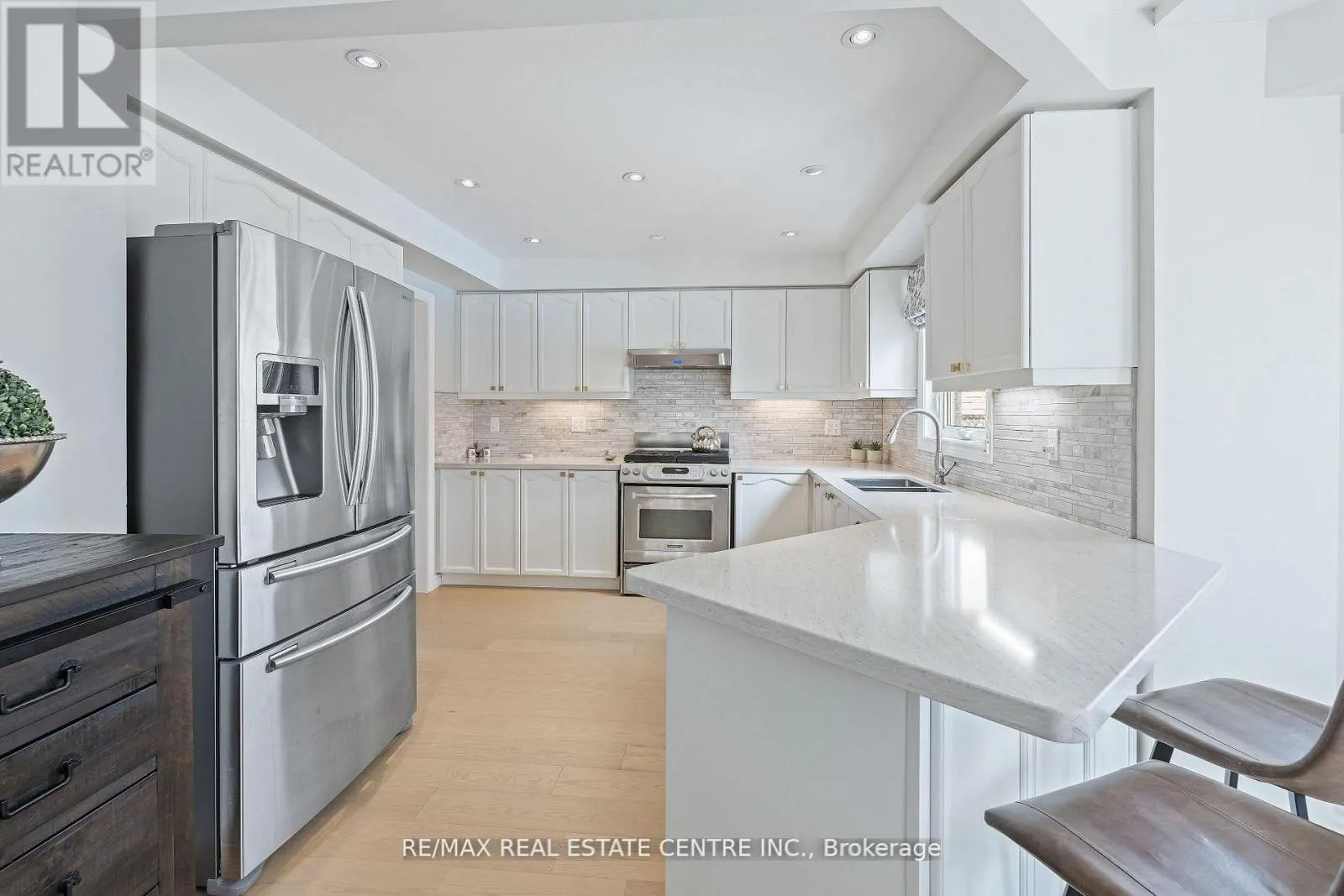 20 NIXON CRESCENT