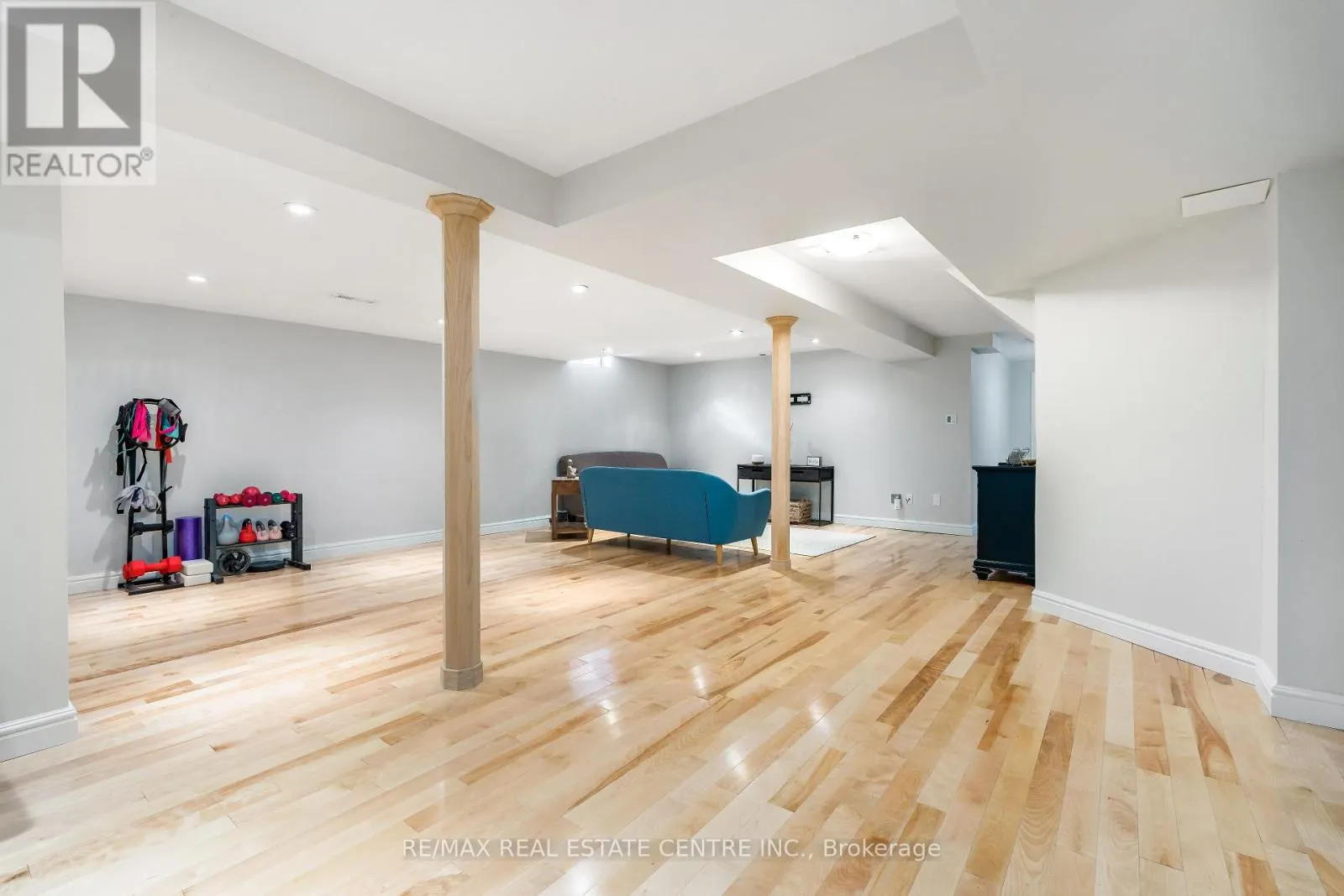 20 NIXON CRESCENT