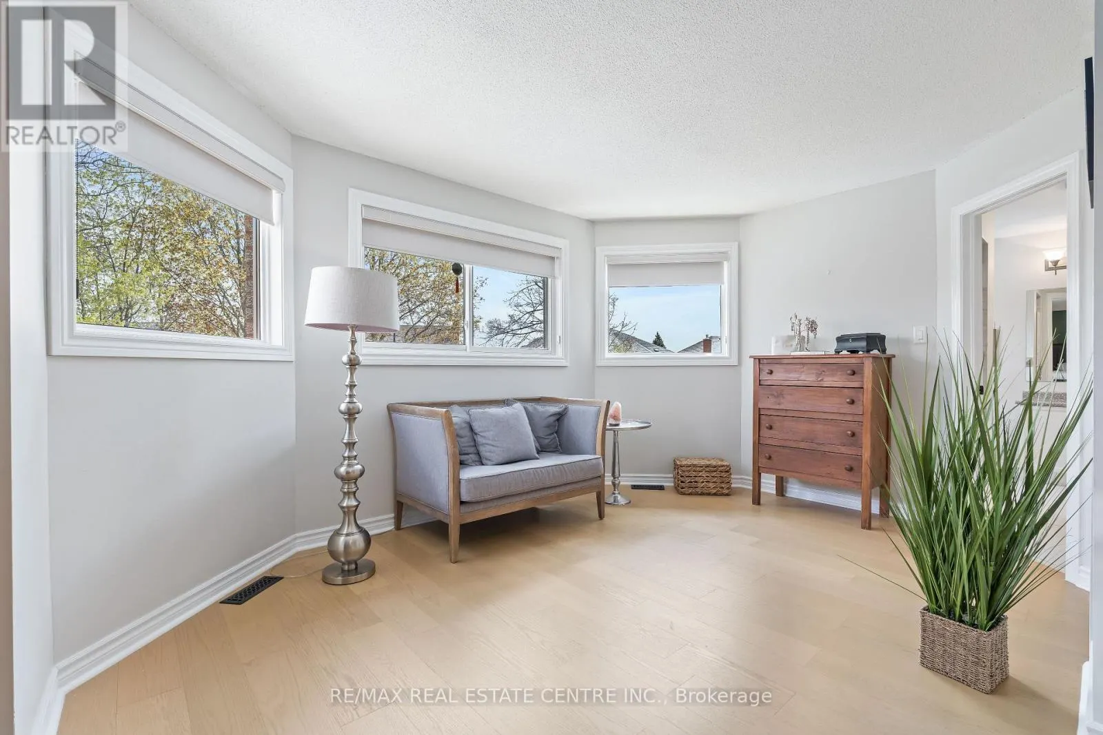 20 NIXON CRESCENT