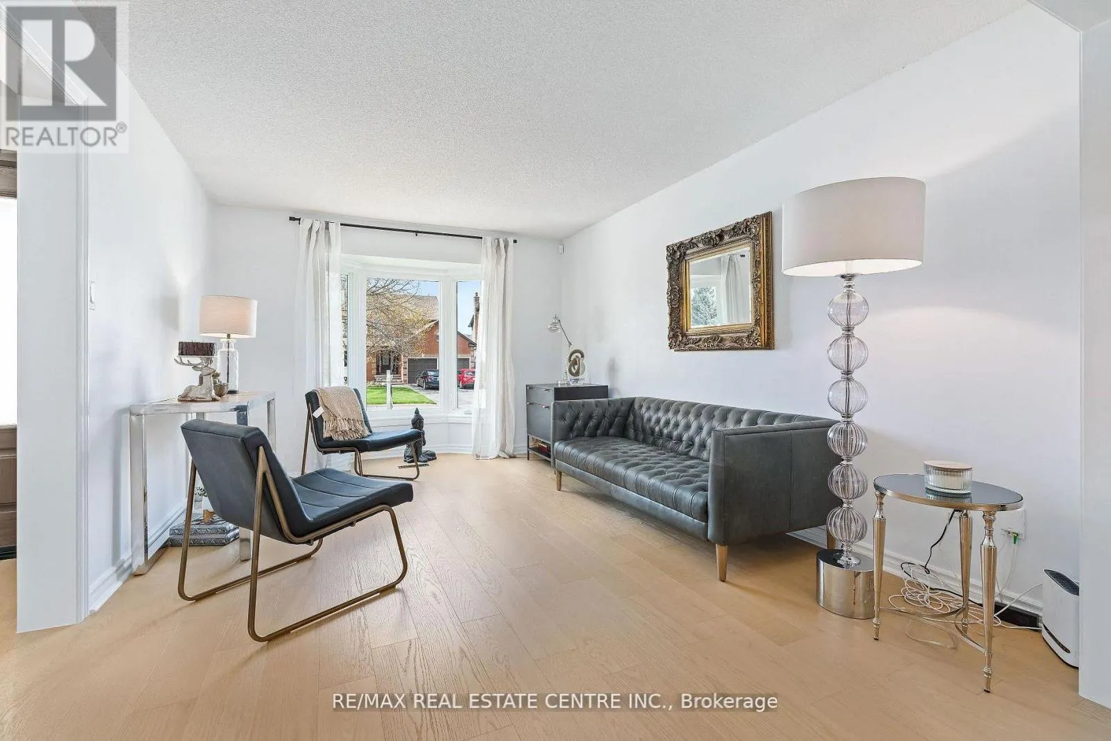 20 NIXON CRESCENT