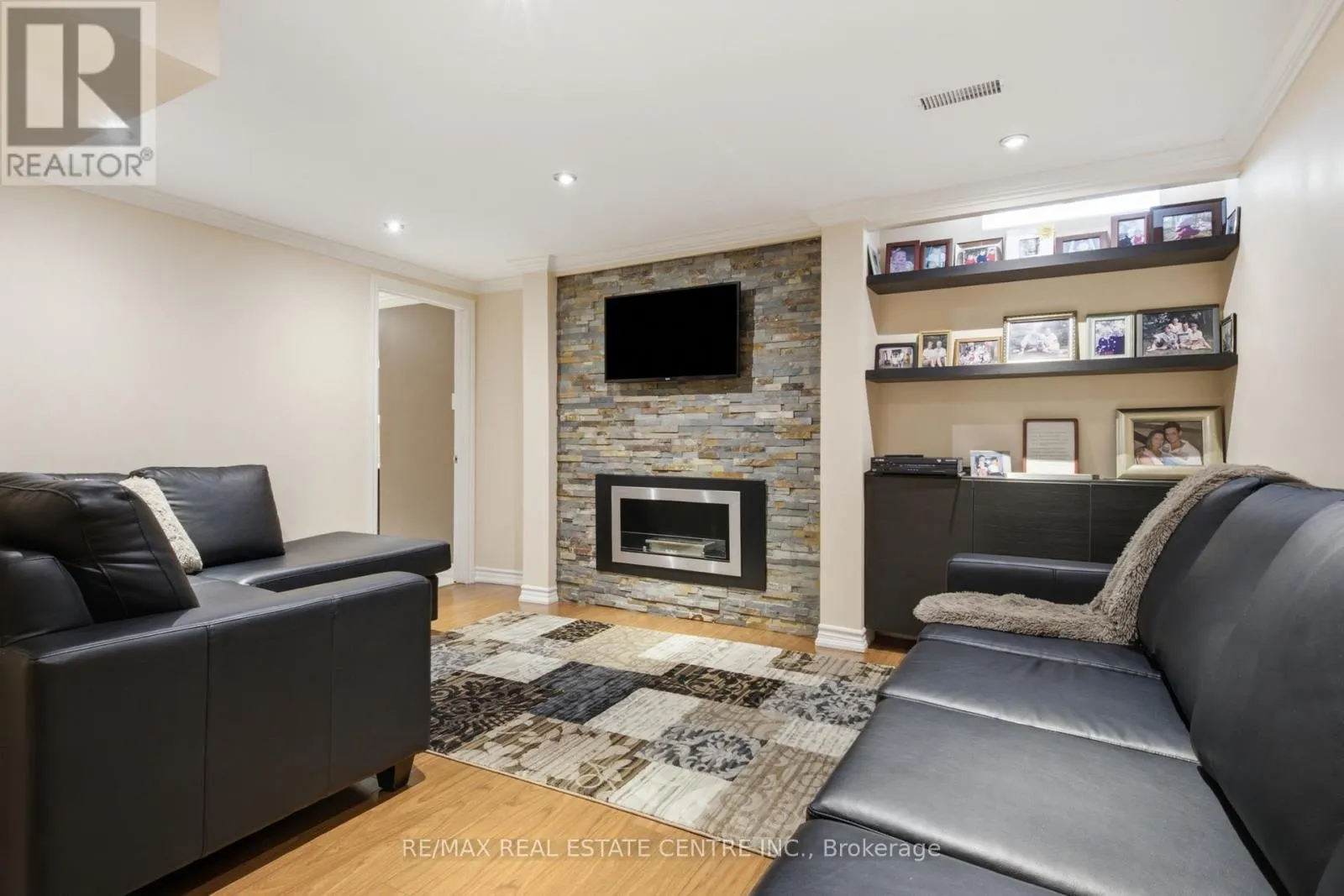 23 DEER VALLEY DRIVE