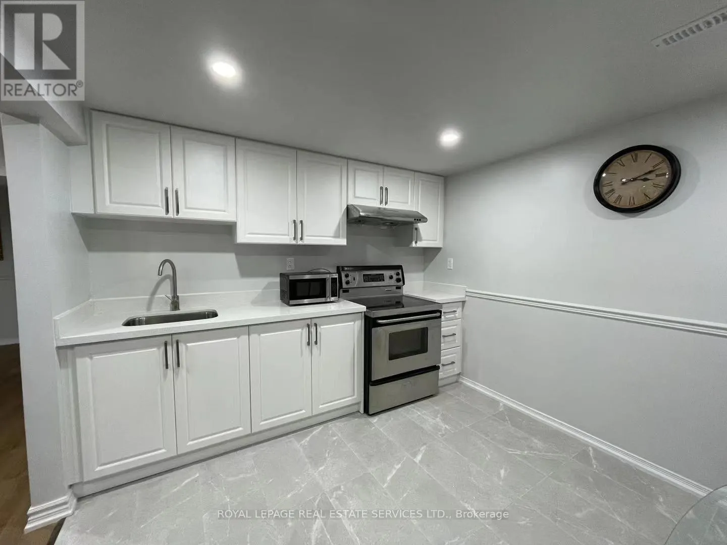 LOWER - 299 ROCKCLIFFE GARDENS