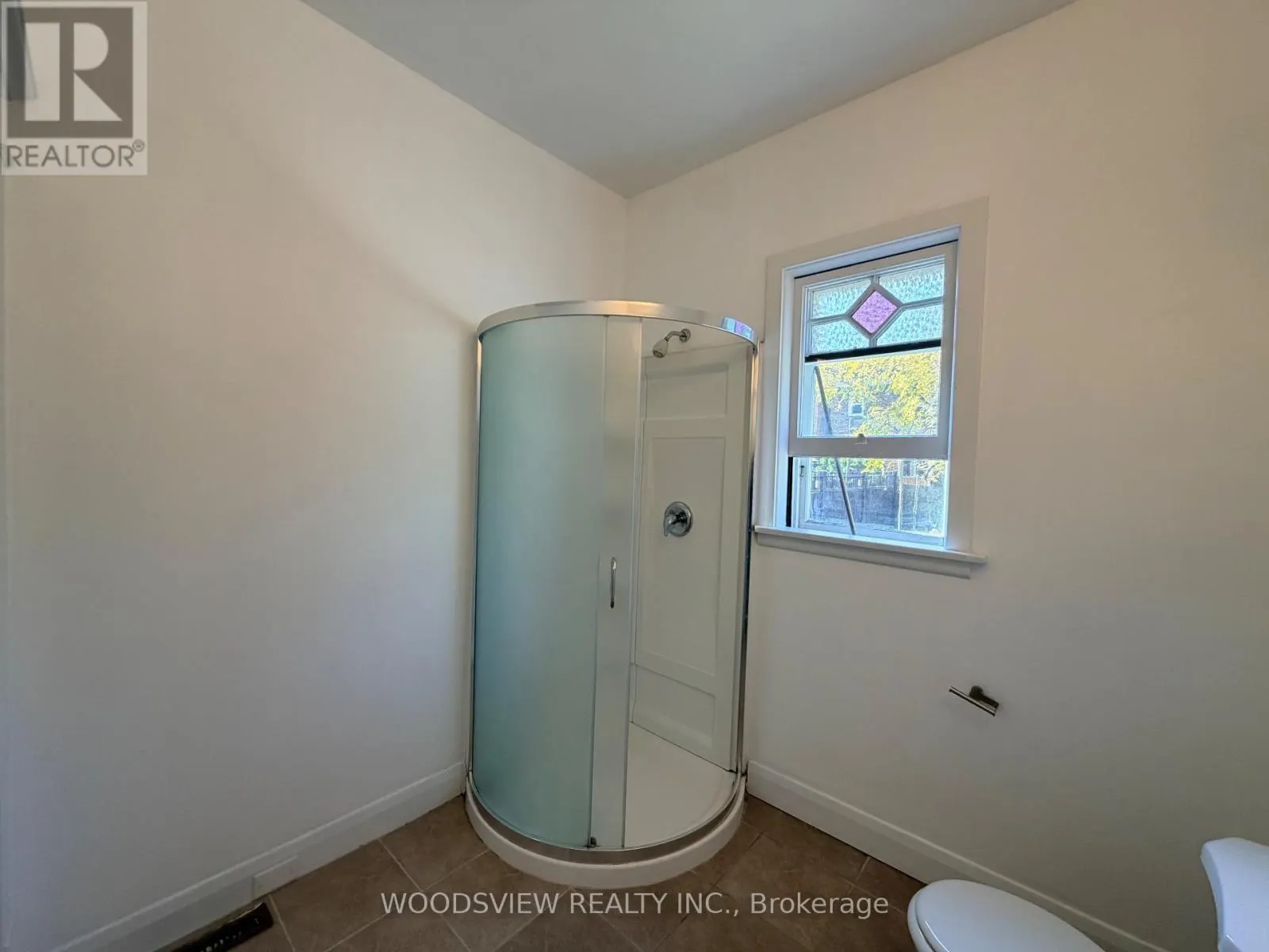 MAIN FLOOR - 152 MEDLAND STREET