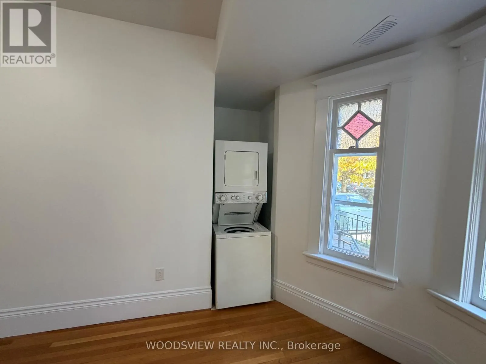 MAIN FLOOR - 152 MEDLAND STREET