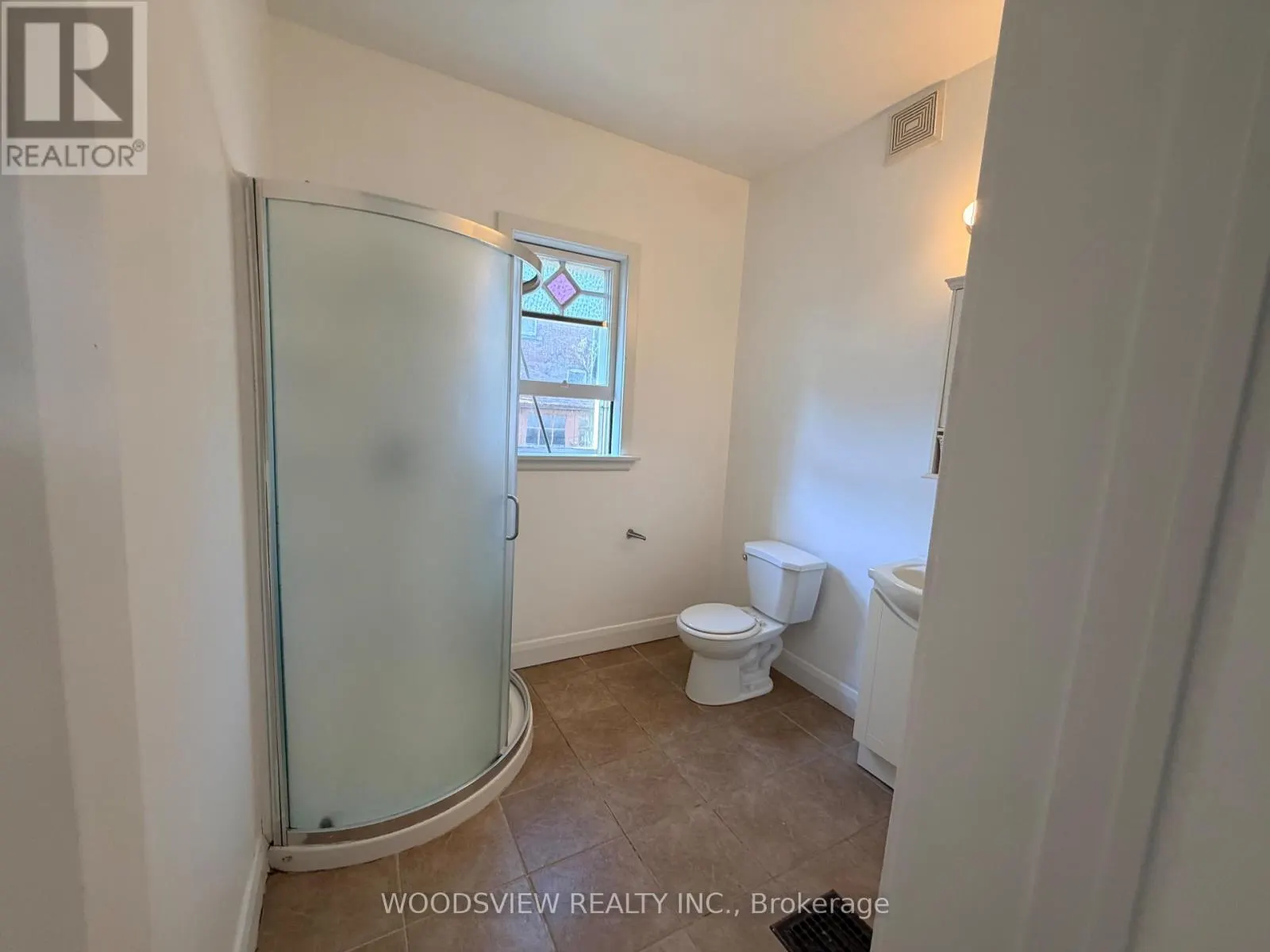 MAIN FLOOR - 152 MEDLAND STREET