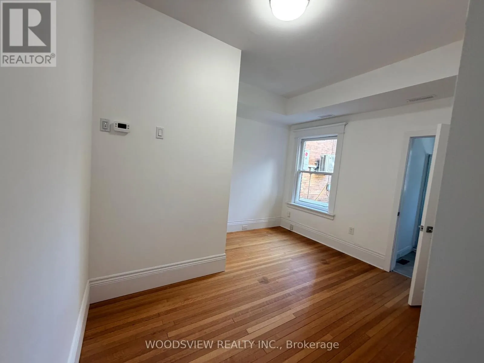 MAIN FLOOR - 152 MEDLAND STREET