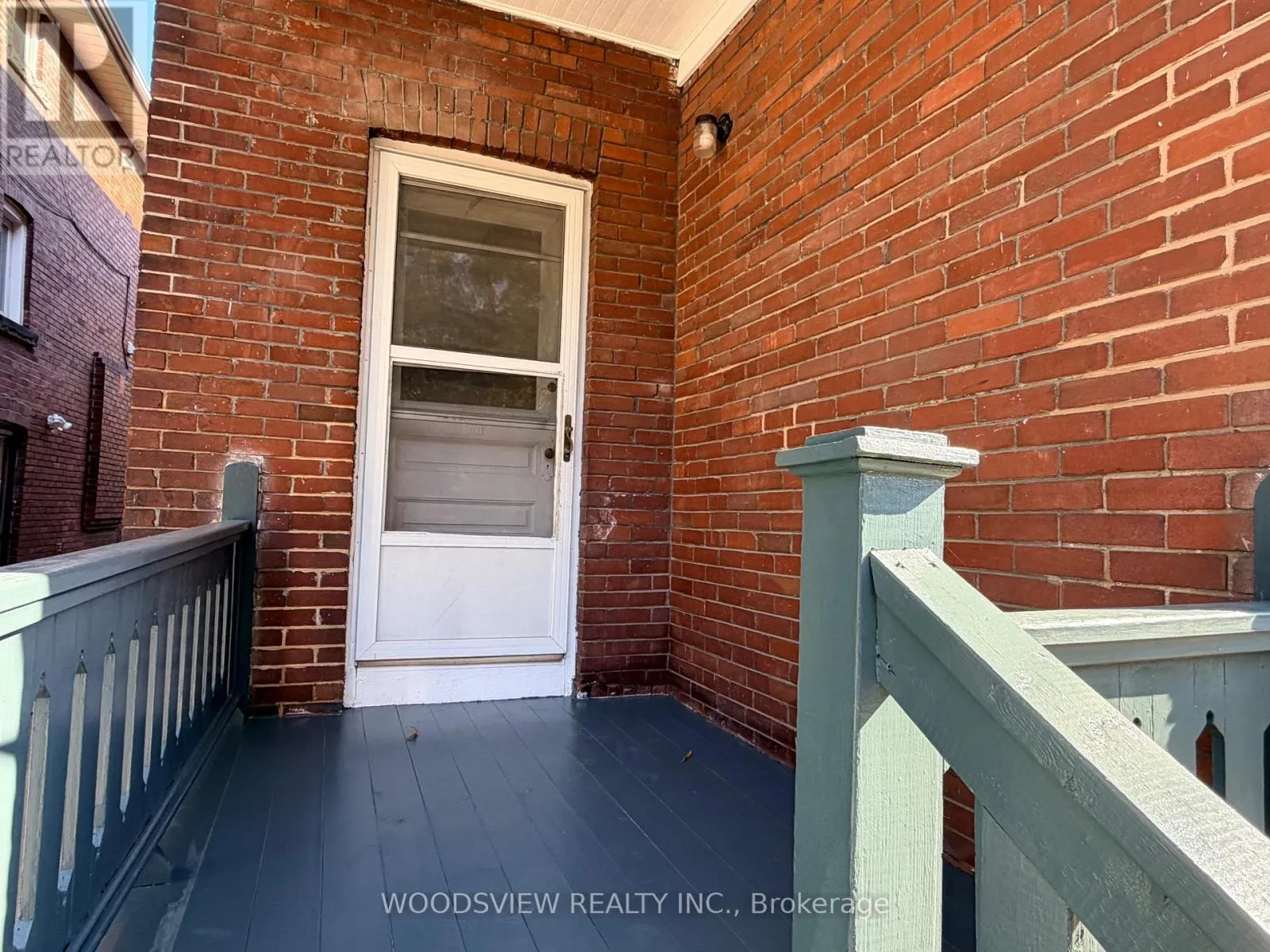 MAIN FLOOR - 152 MEDLAND STREET