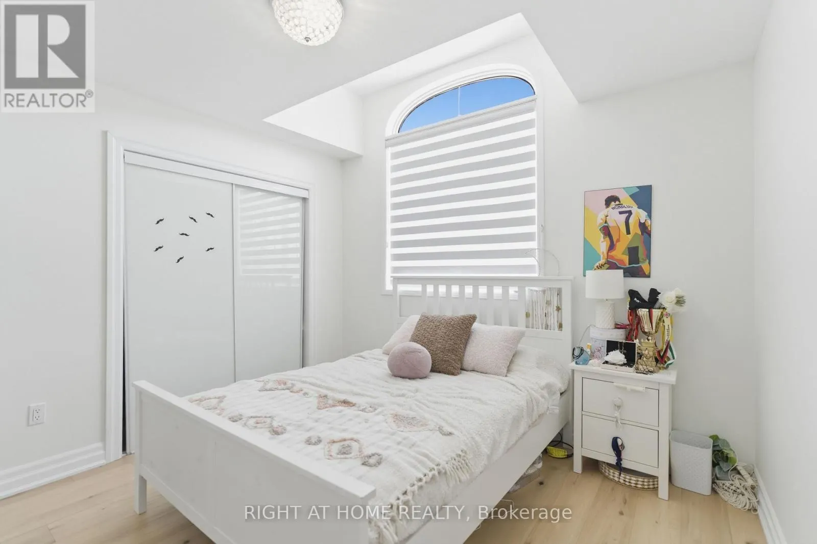 182 MOWAT CRESCENT