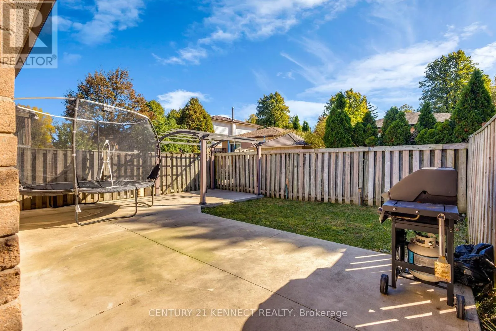51 VODDEN STREET W