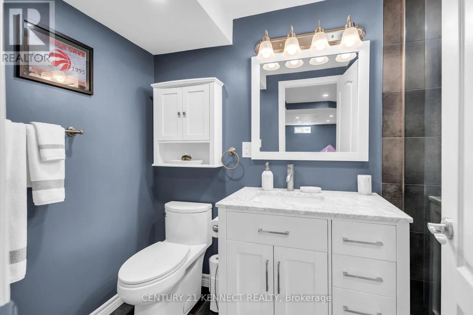 51 VODDEN STREET W