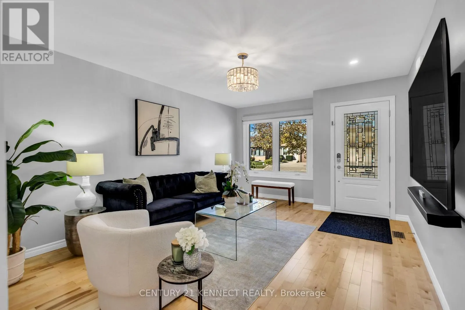 51 VODDEN STREET W