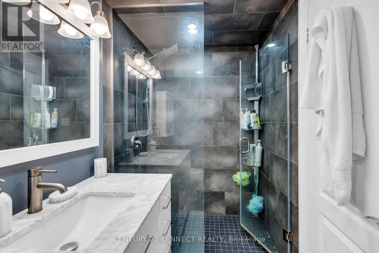 51 VODDEN STREET W