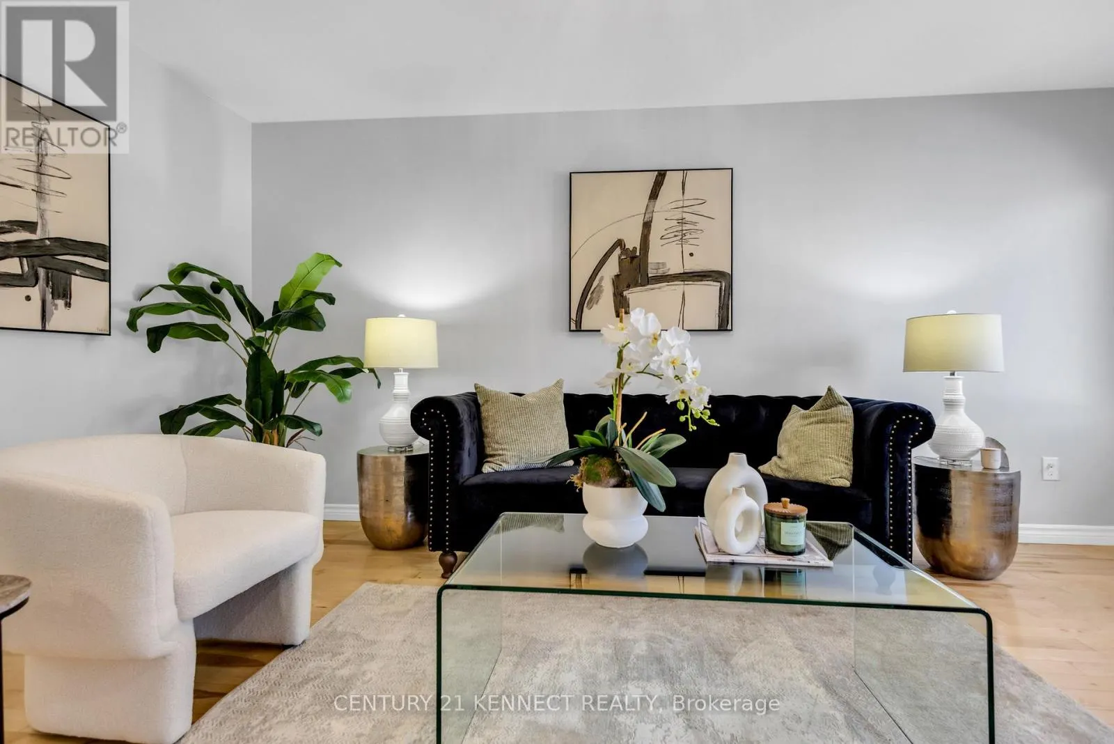 51 VODDEN STREET W