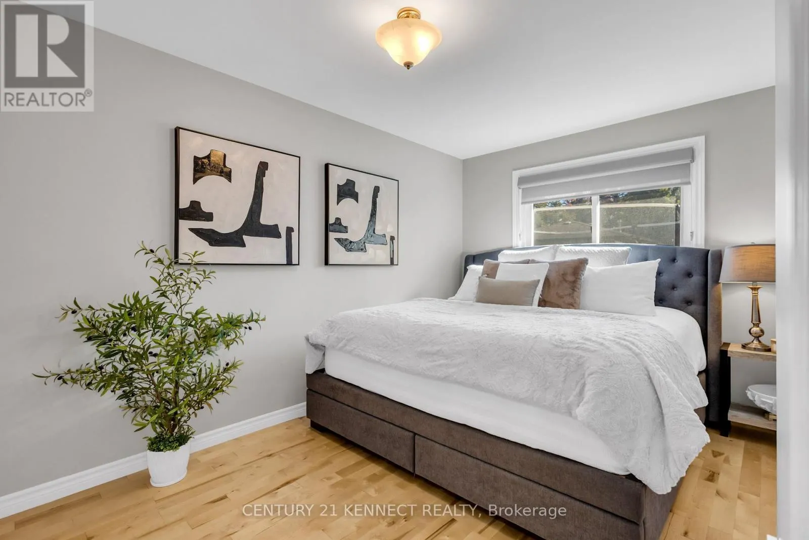 51 VODDEN STREET W