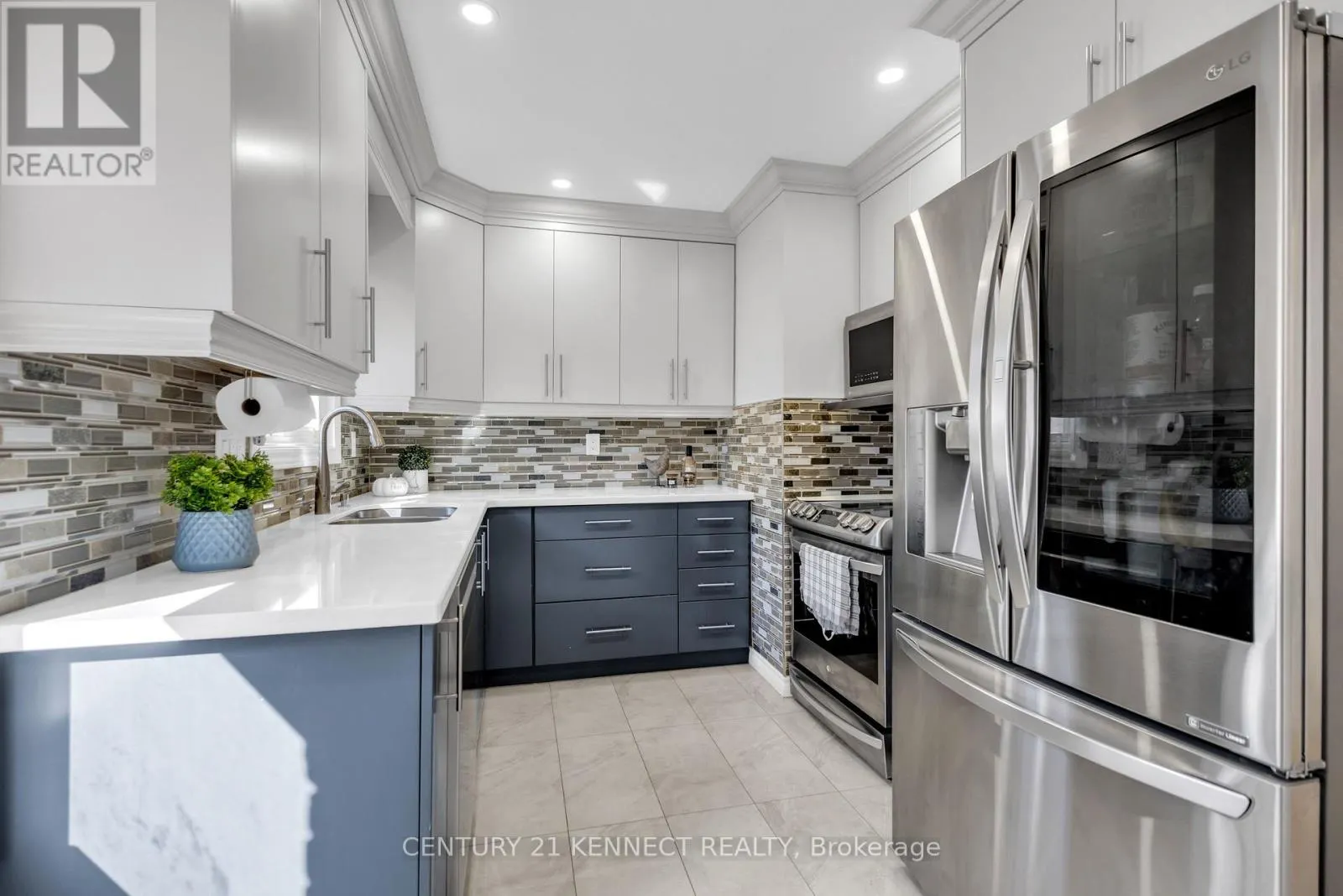 51 VODDEN STREET W