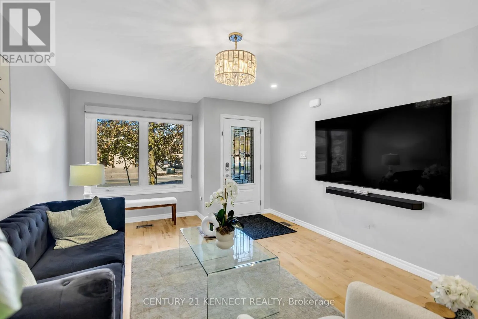 51 VODDEN STREET W